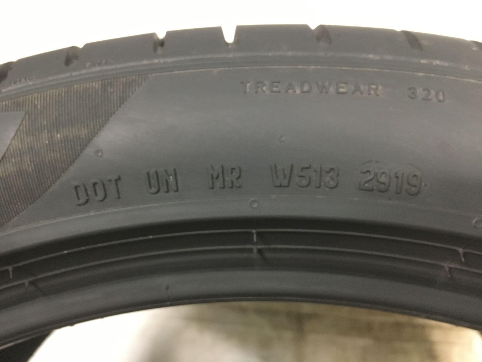 [1] Pirelli P Zero PZ4 Run Flat P315/35R21 315 35 21 Tire 7.75/32