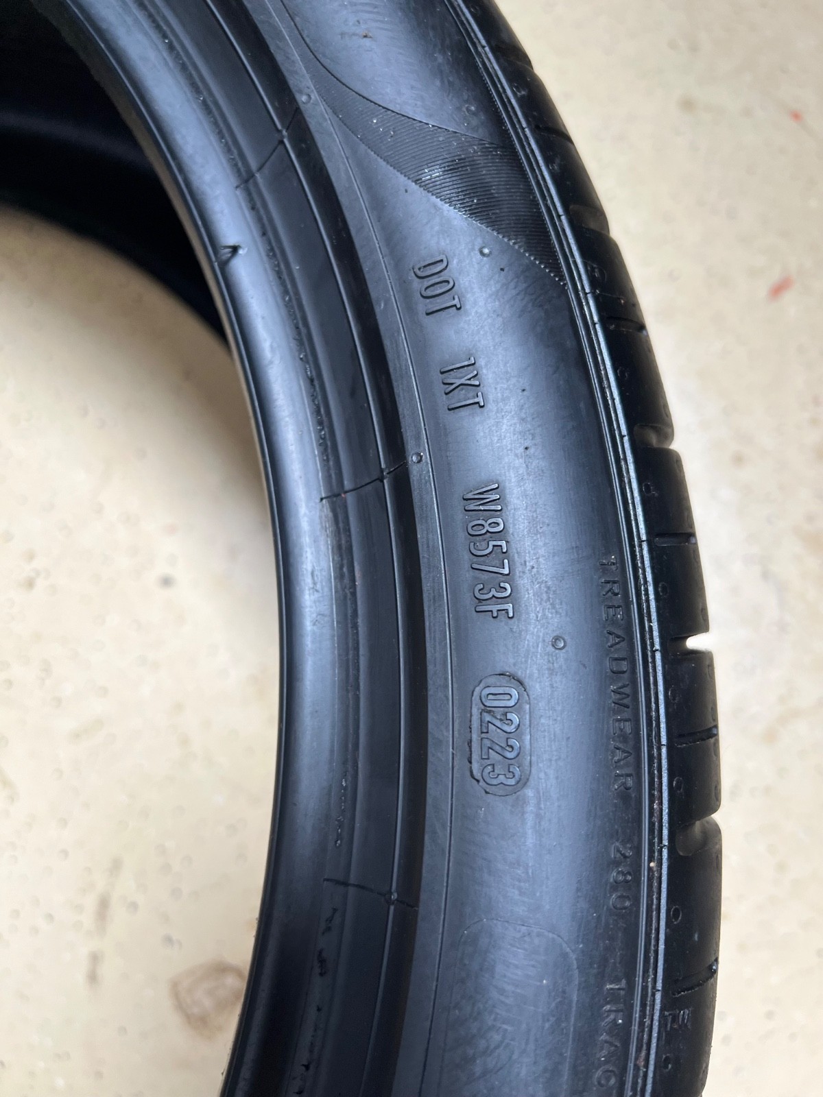 1 – TAKEOFF 285/35R21 XL (105Y) Pirelli P Zero PZ4 SEAL (*) BMW OEM – 5075