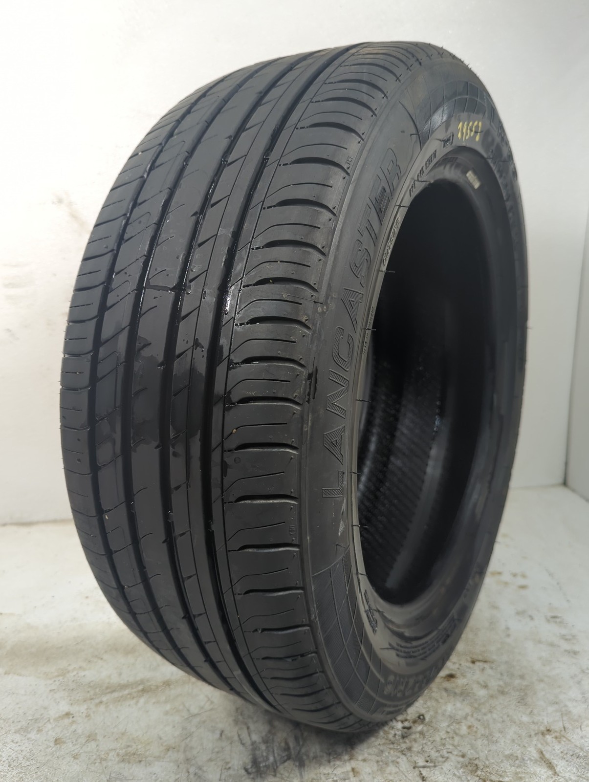 Used Tire 215/55R16 LANCASTER LR-66 97W – Tread Depth 7/32