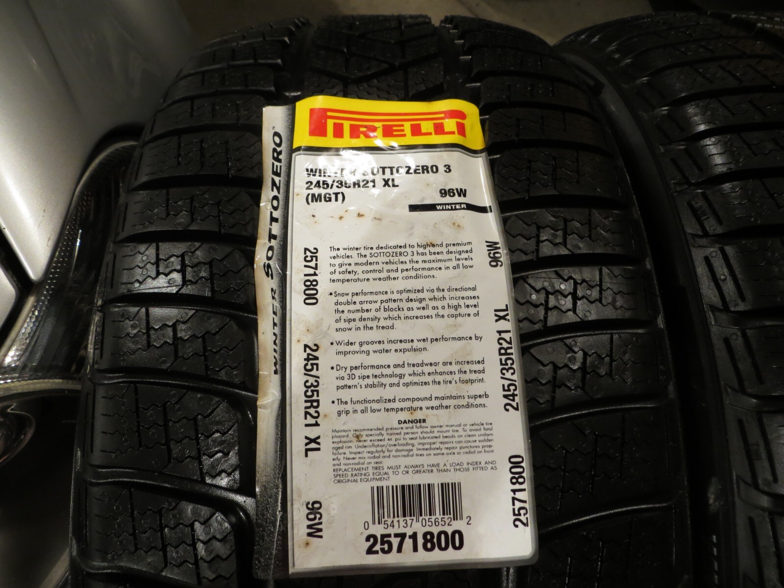 NEW 2 TWO PIRELLI WINTER SOTTOZERO 3 2571800 245/35R21 MGT SNOW 245 35 21 3531