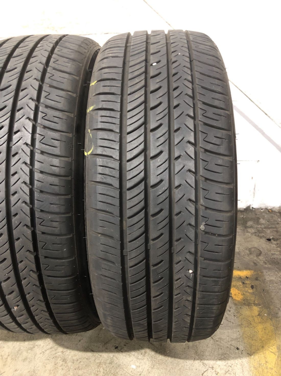 4x P215/45R18 Advanta HPZ-02 ALL SEASON 9/32 93 W Used Tires 2154518