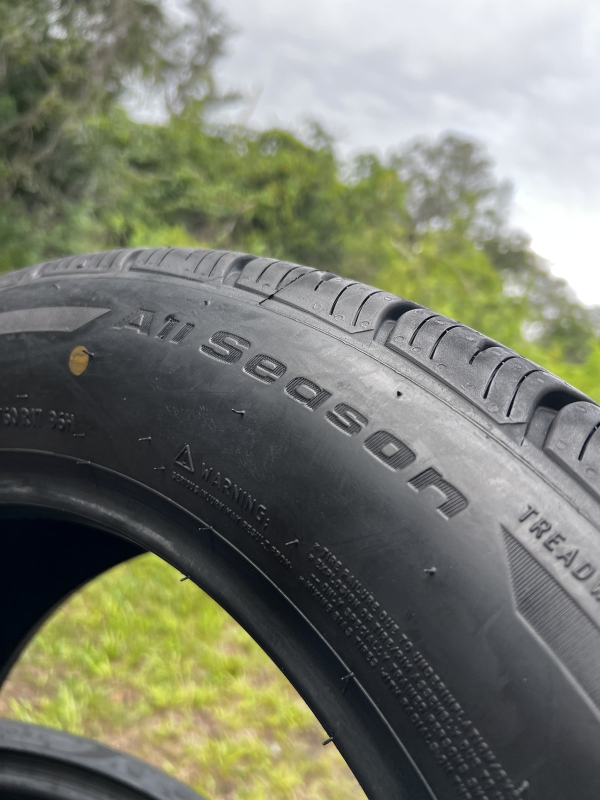 Tire New BFGoodrich Advantage Control 215/60R17 96H DOT.1125 11/32 New