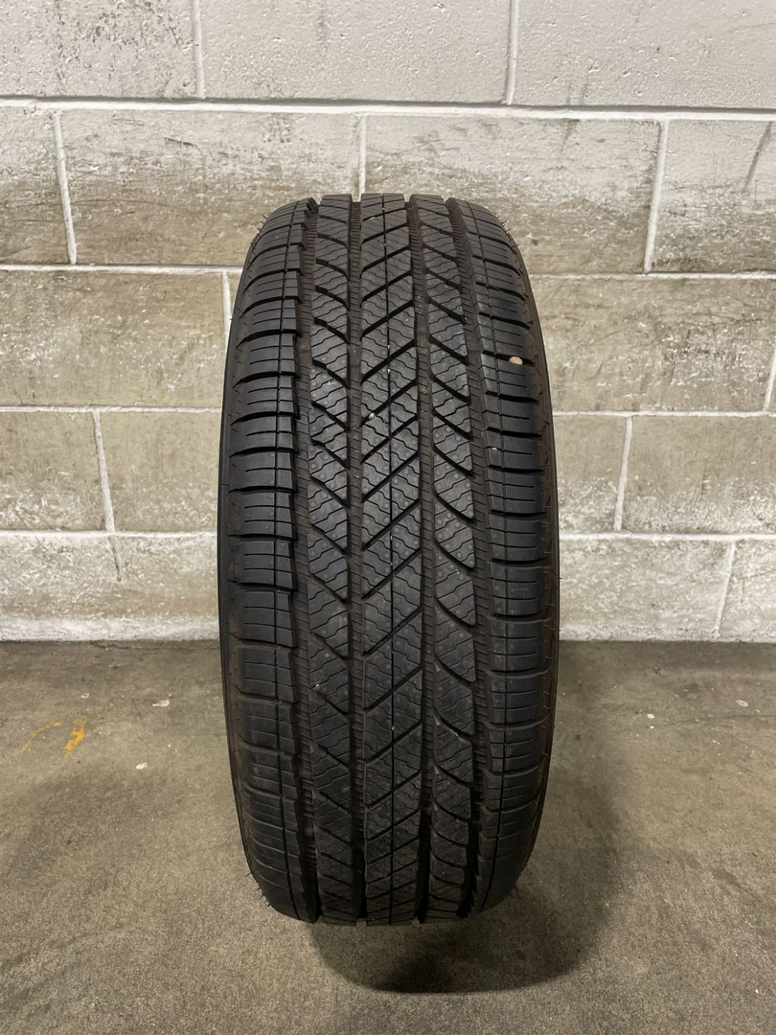 1x P235/55R18 Bridgestone Alenza AS Ultra 10/32 100 V Used Tire 2355518