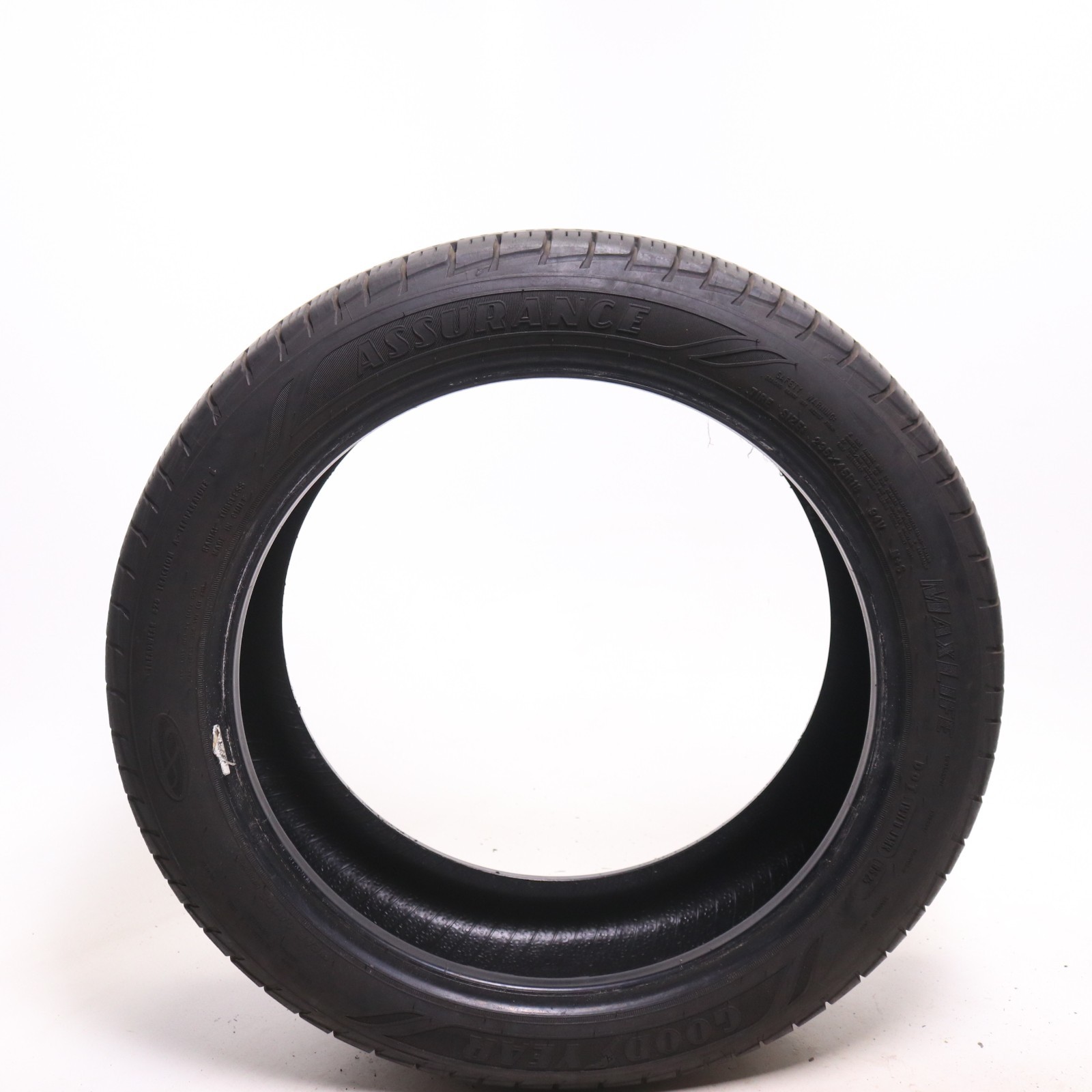 Set of 2 Used 235/45R18 Goodyear Assurance MaxLife – 94V – 9.5-10.5/32