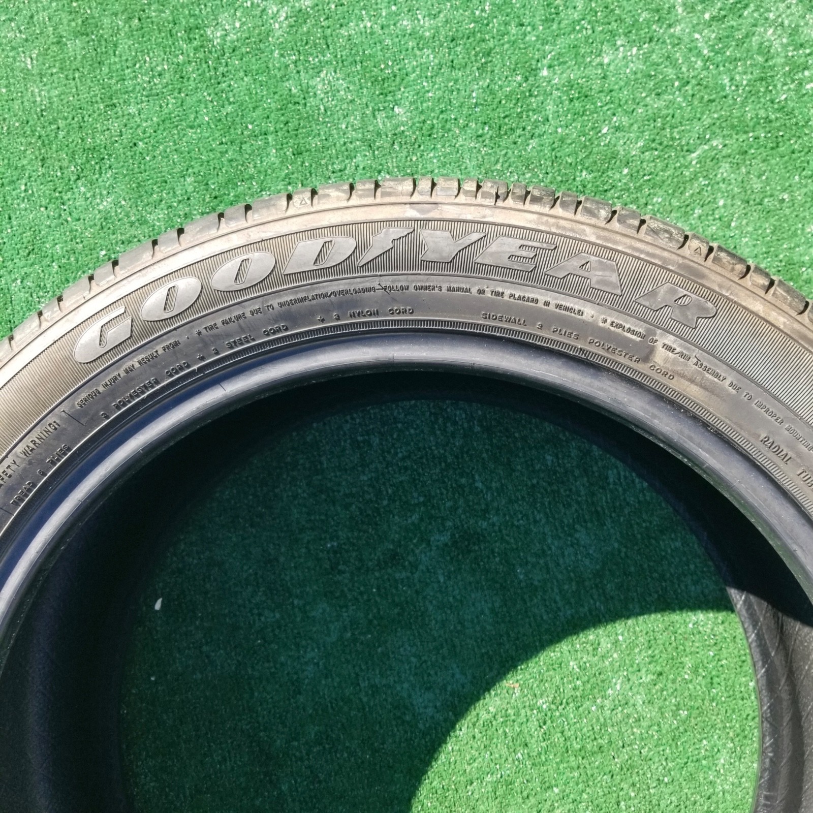 255/45R19 Goodyear Eagle RS-A Chevrolet SSR Tires P255/45R-19 100H TPC Spec 90%