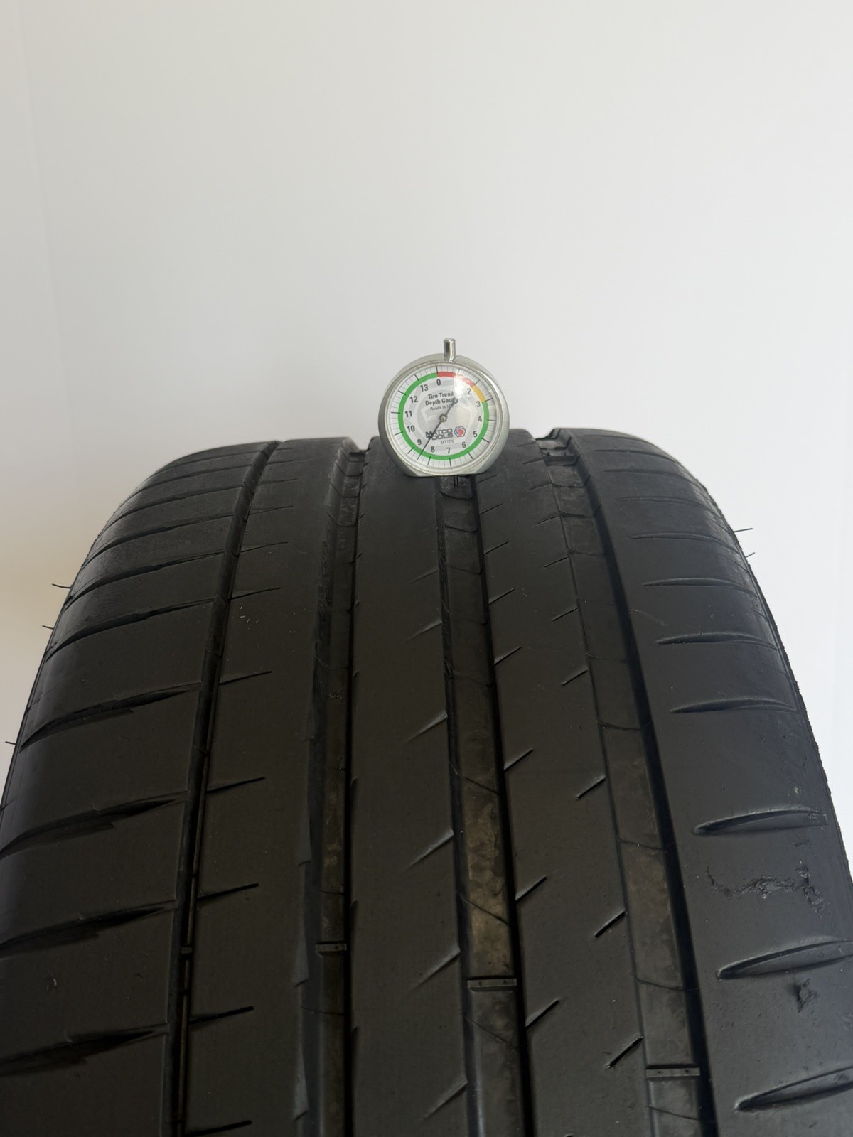255/35ZR20 97Y Michelin Pilot Sport 4s 8.5/32 DOT 4021 2553520