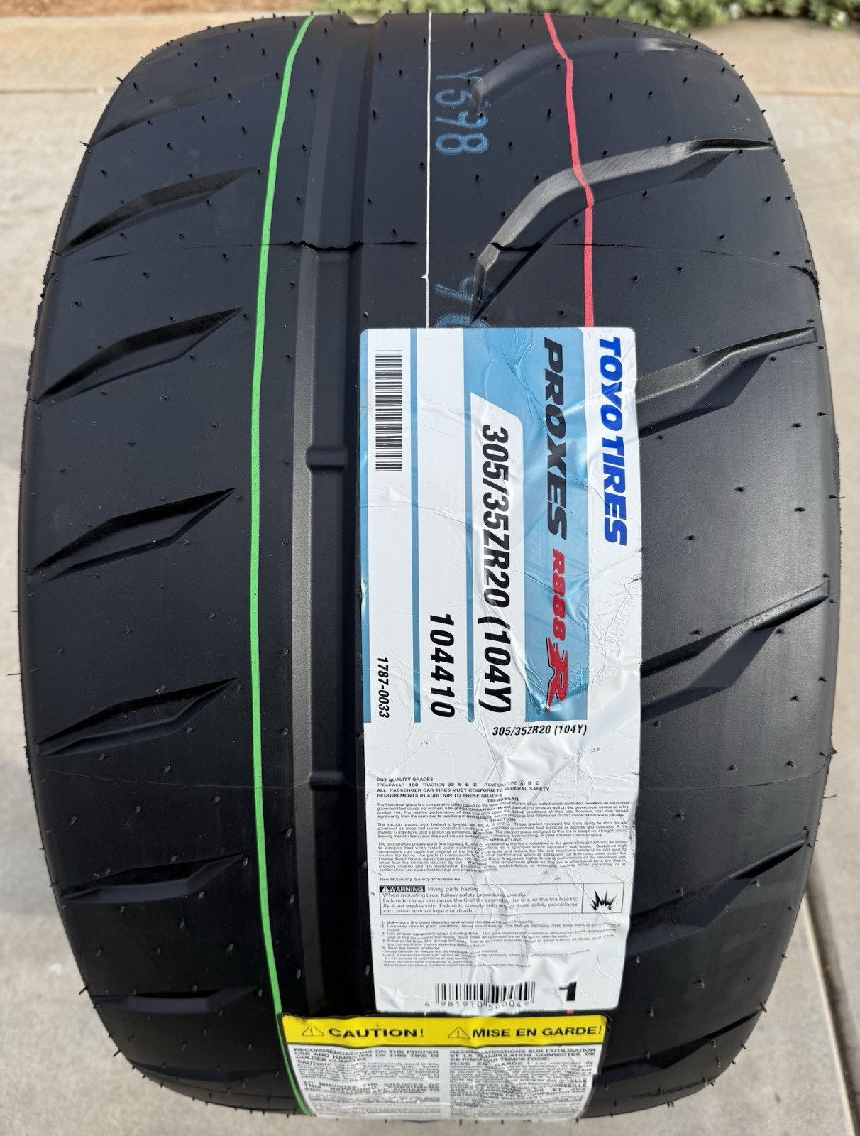 TWO BRAND NEW 305/35ZR20 (104Y) Toyo R888R Streetable Track & Competition Tires