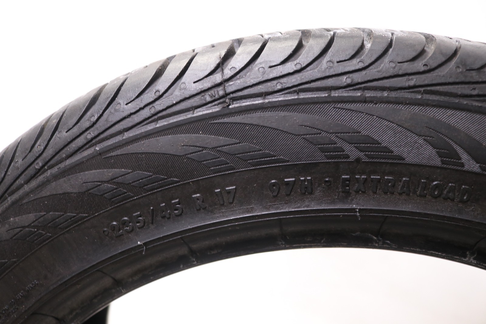 Set of 2 Used 235/45R17 Continental ContiProContact – 97H – 7-8/32 No Repairs