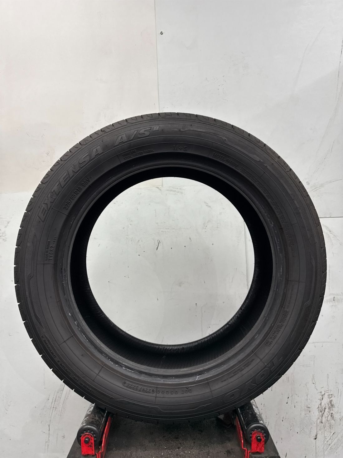 Used P225/55R18 Toyo Extensa A/S II 98 V – 11/32