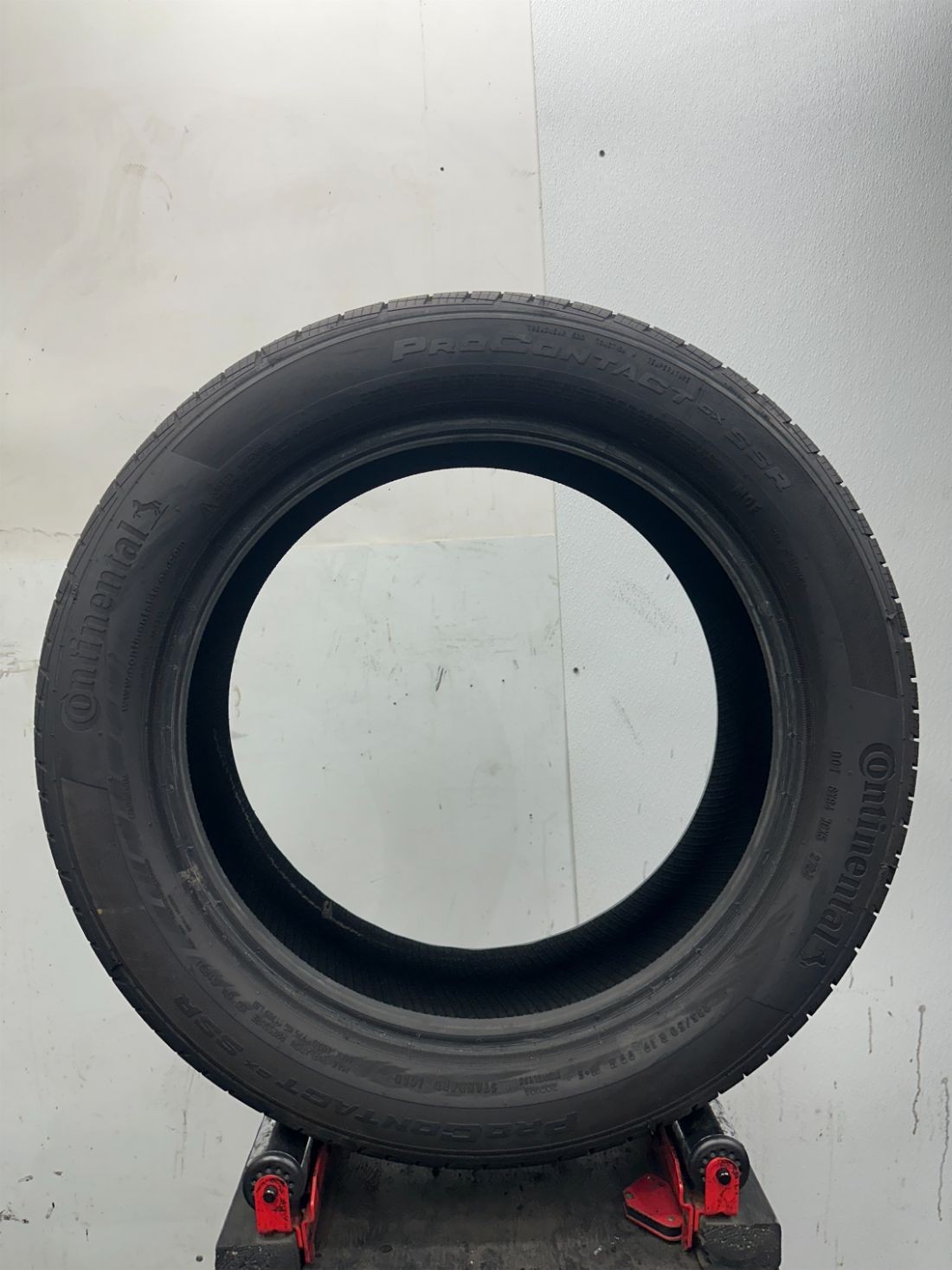 1 Used P235/50R19 Continental ProContact GX SSR Run Flat 99 H – 9/32