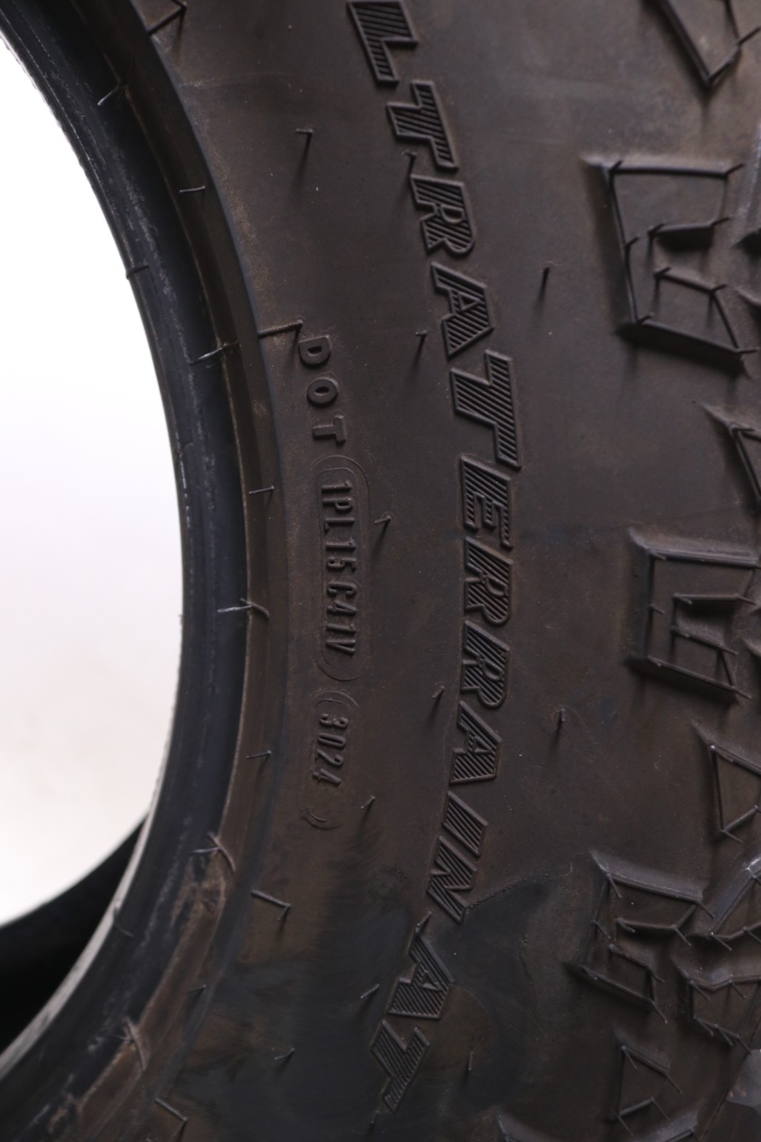 Set of 2 New LT 275/70R18 Goodyear Wrangler UltraTerrain AT – 125/122Q – 18/32