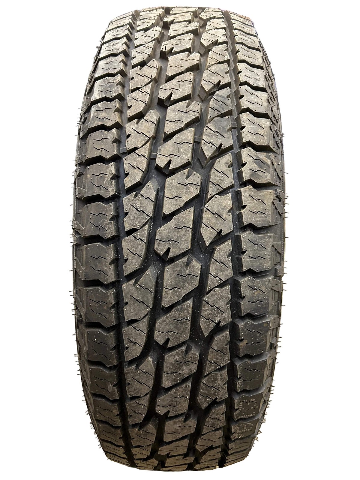 LANDSPIDER WILDTRAXX A/T OWL P 245 70 17 110T ALL TERRAIN TIRE DAT008
