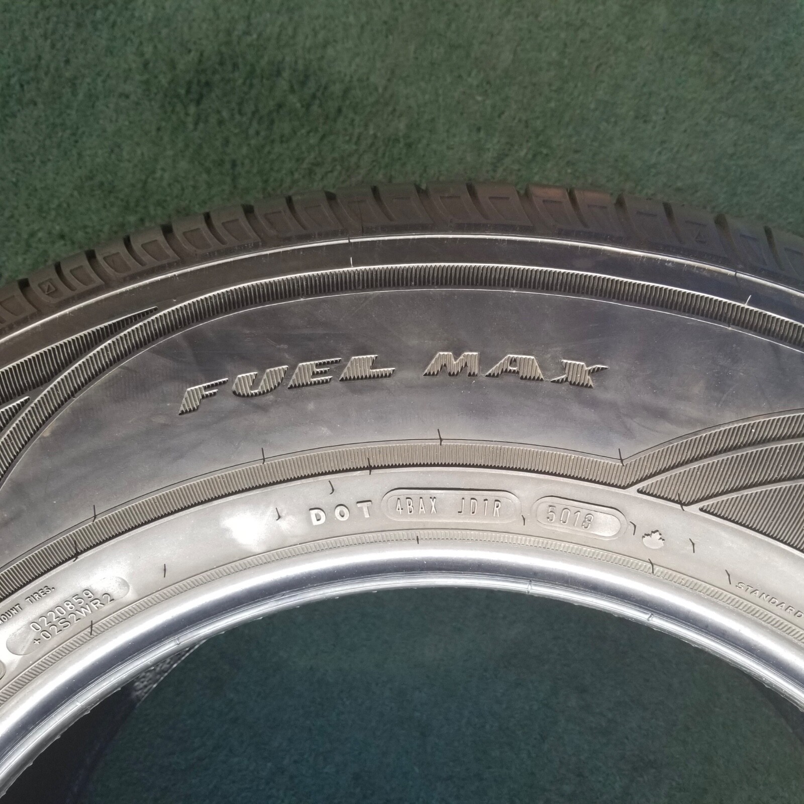 255/65R18 Goodyear Assurance CS Fuel Max Tire 255/65R-18 Cadillac Chevrolet 50%