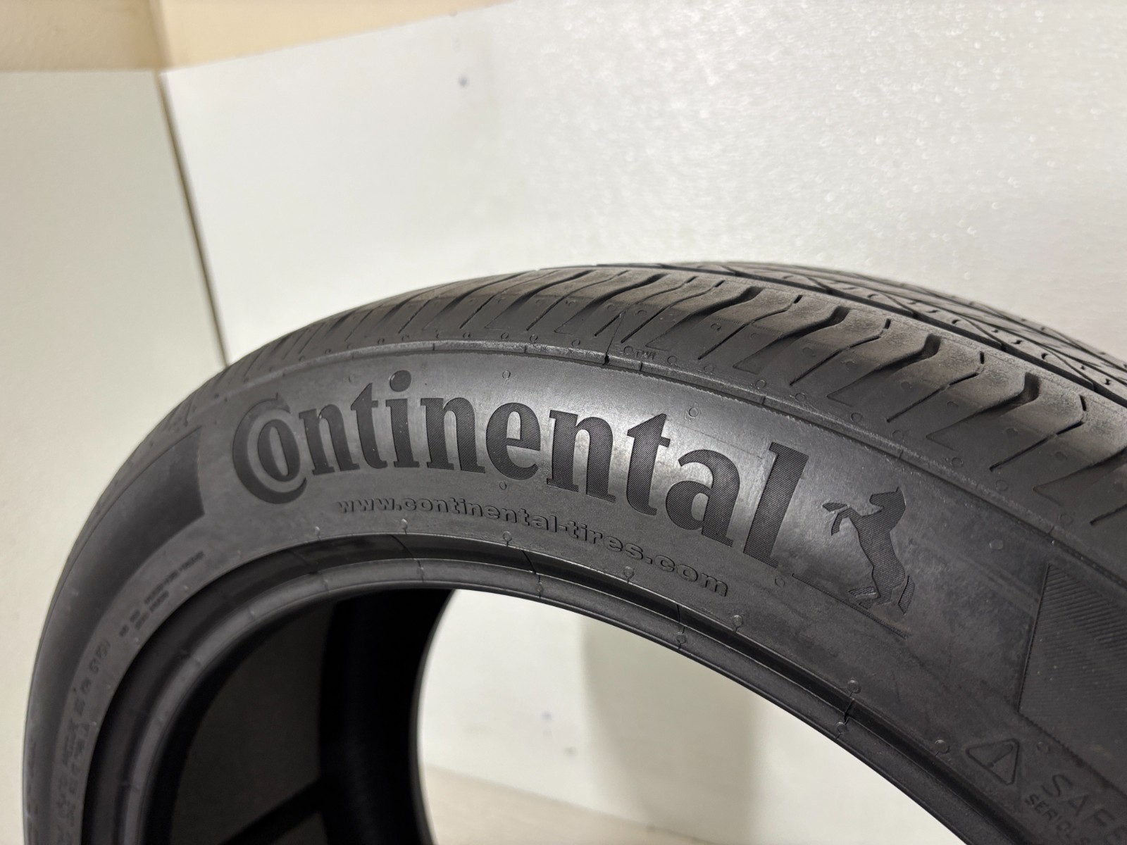 NO SHIPPING ONLY LOCAL PICK UP 2 Tires 255 45 19 Continental ProContact RX