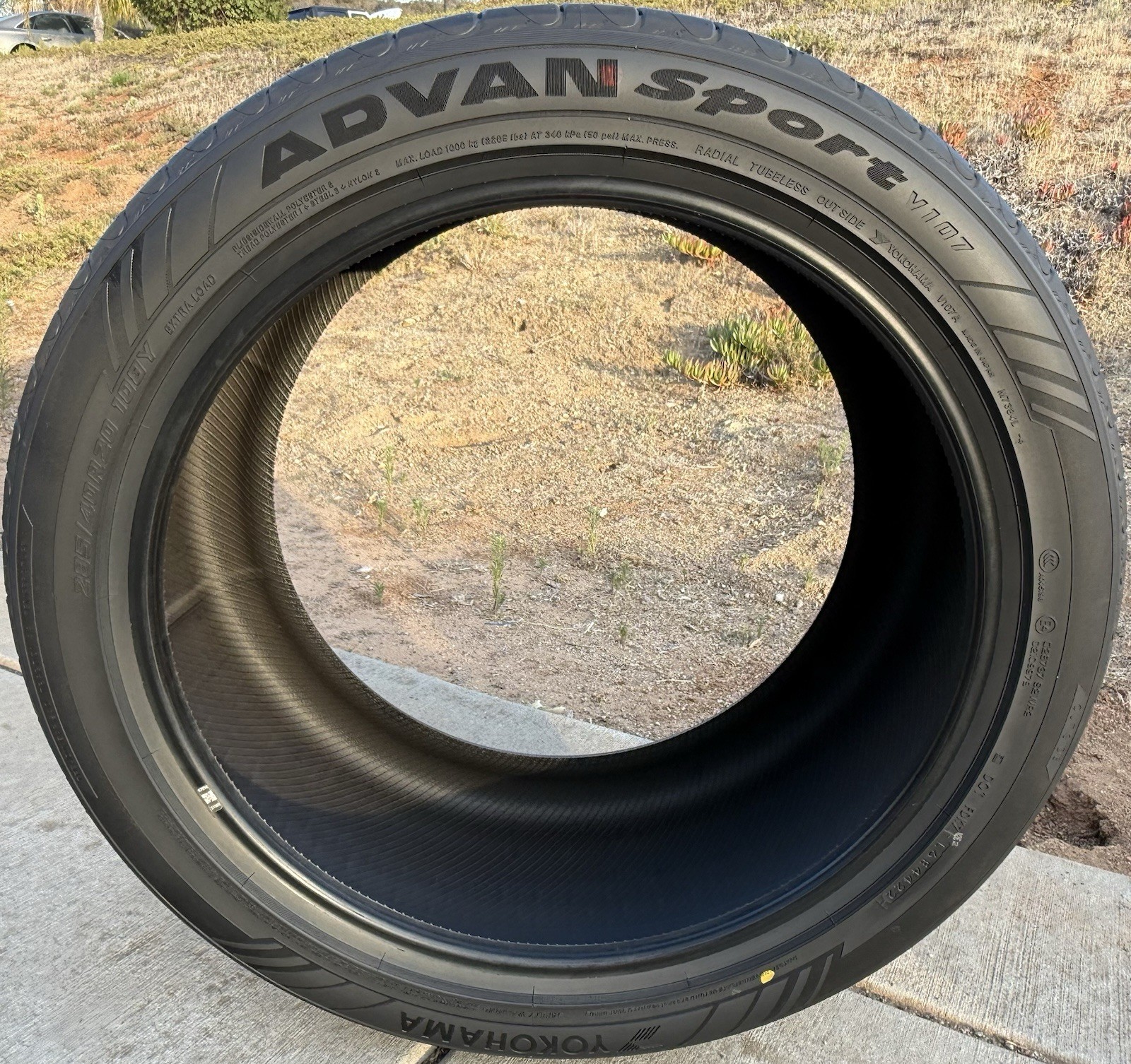 Set of TWO BRAND NEW 285/40R20 108Y Yokohama ADVAN Sport V107 Tires 2854020