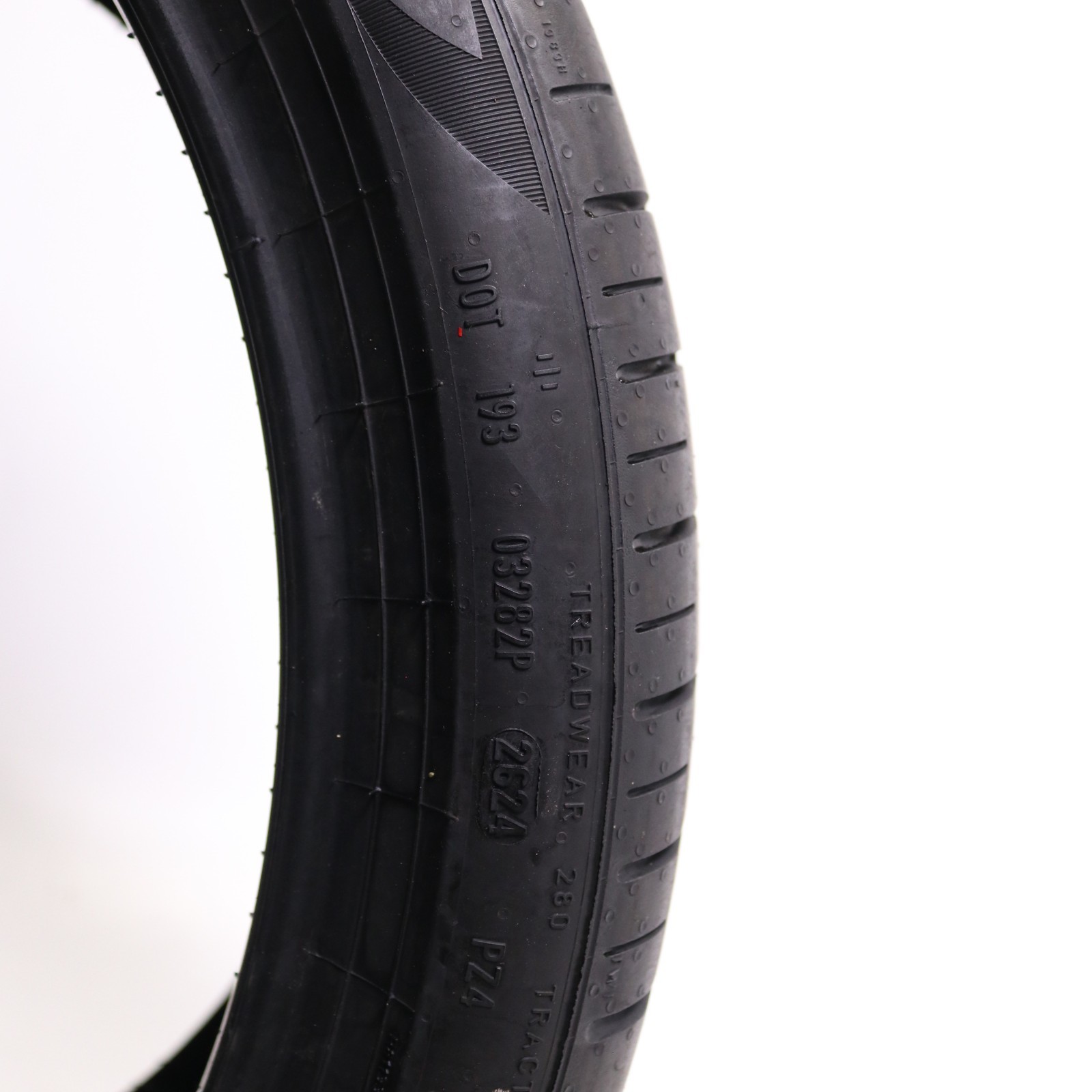 Set of 2 Used 255/35R19 Pirelli P Zero PZ4 MO – 96Y – 7-7.5/32