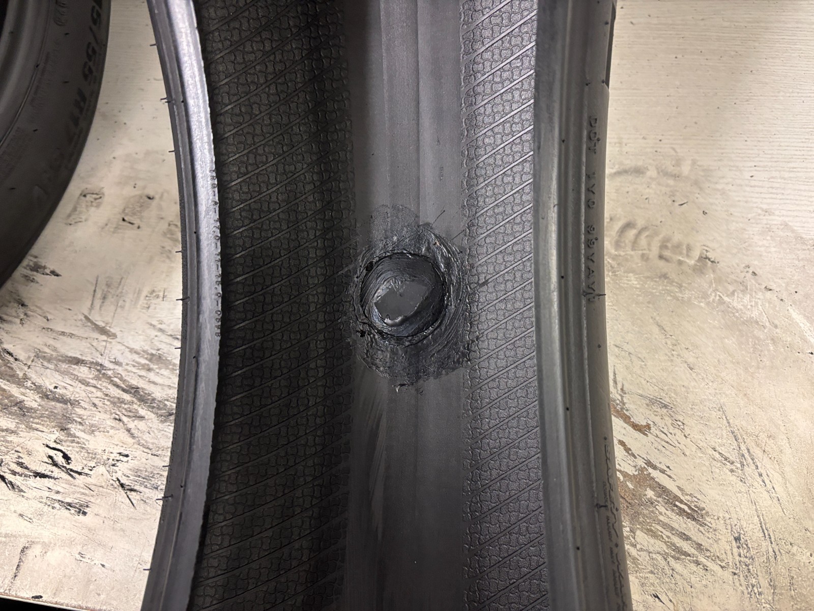 NO SHIPPING ONLY LOCAL PICK UP Set 4 Tires 215 55 17 Kumho Solus TA31