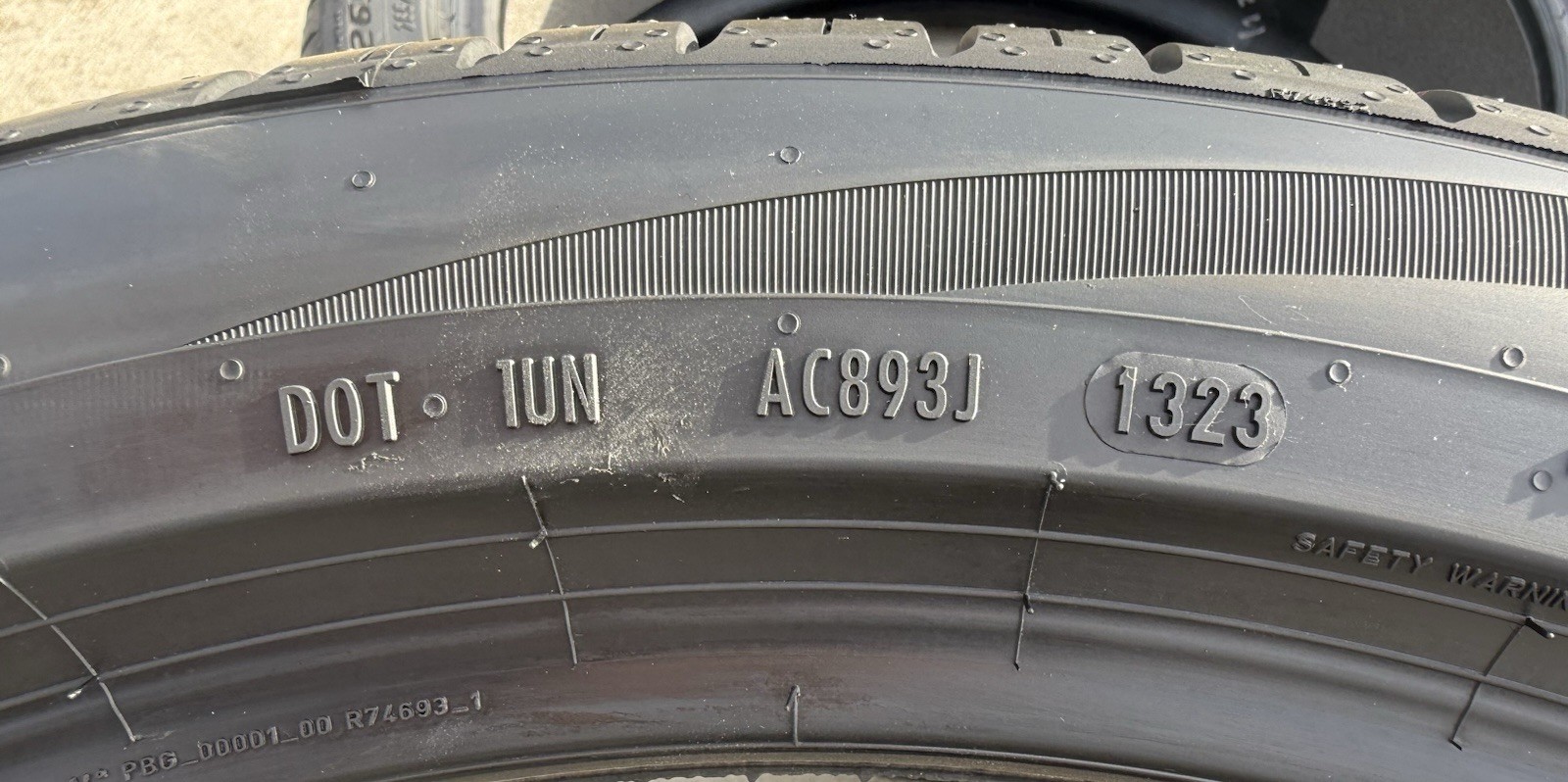 TWO NEW 265/40R21 Pirelli Scorpion Zero A/S MOE-S Run Flat RFT ELECT PNCS Tires