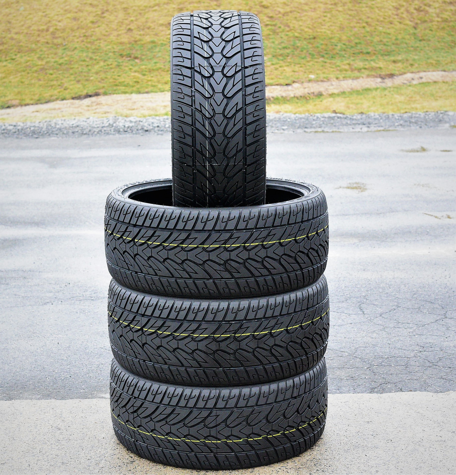 Fullway HS266 305/35R24 112V XL A/S Performance Tire