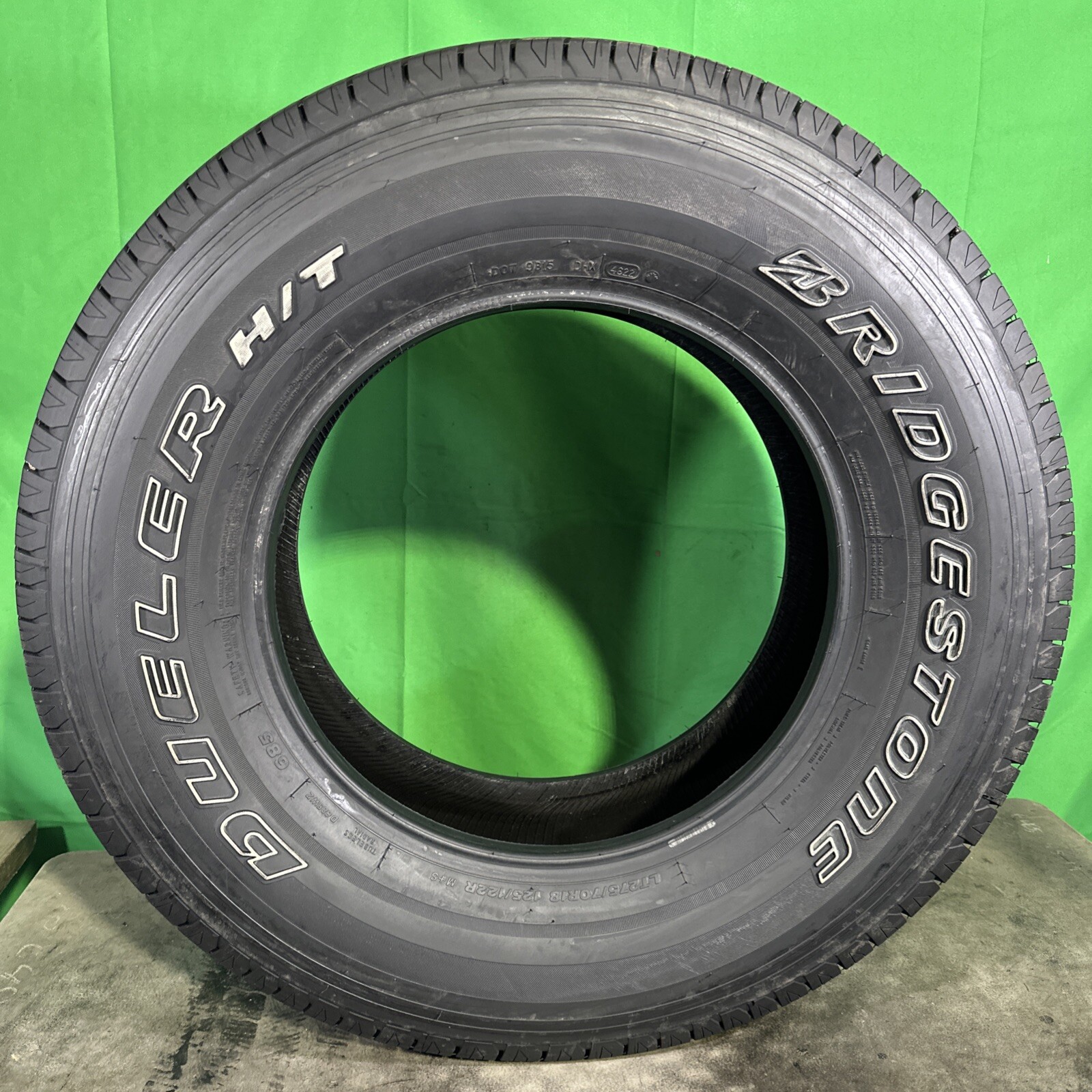 Single,Used-LT275/70R18 Bridgestone Dueler H/T 125/122R 9/32 DOT 4822