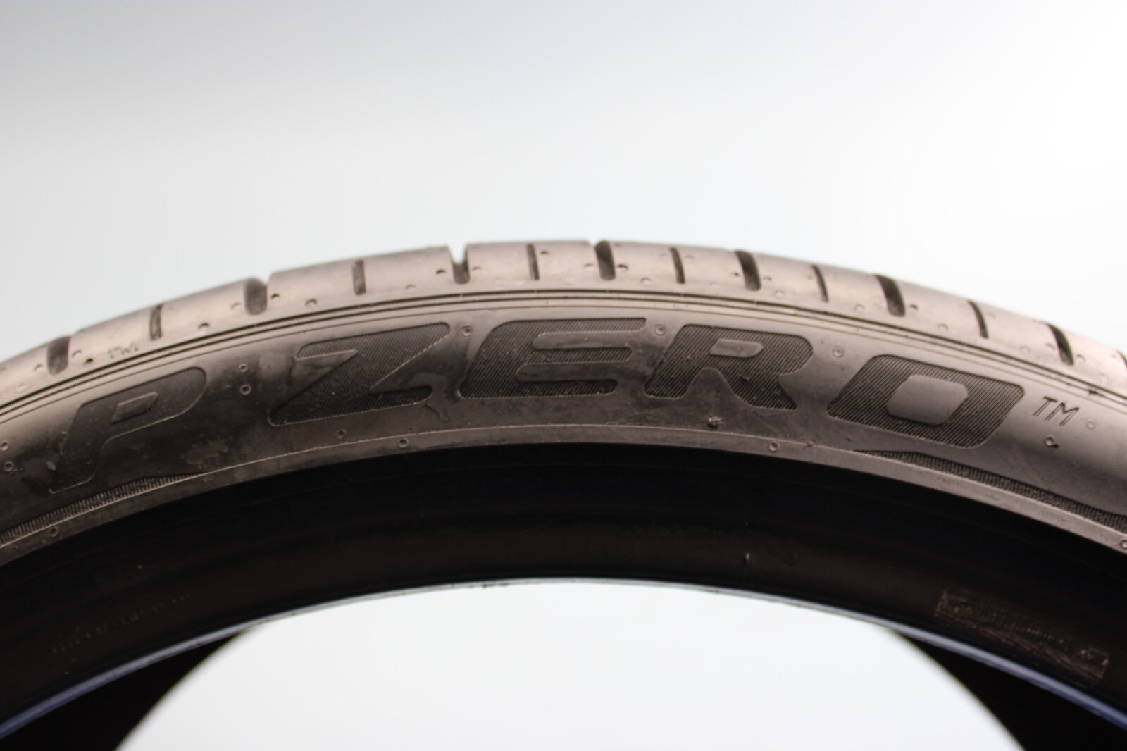 2 Used Pirelli Pzero NA1 PZ4 305/30ZR21 305/30/21 3053021 100Y