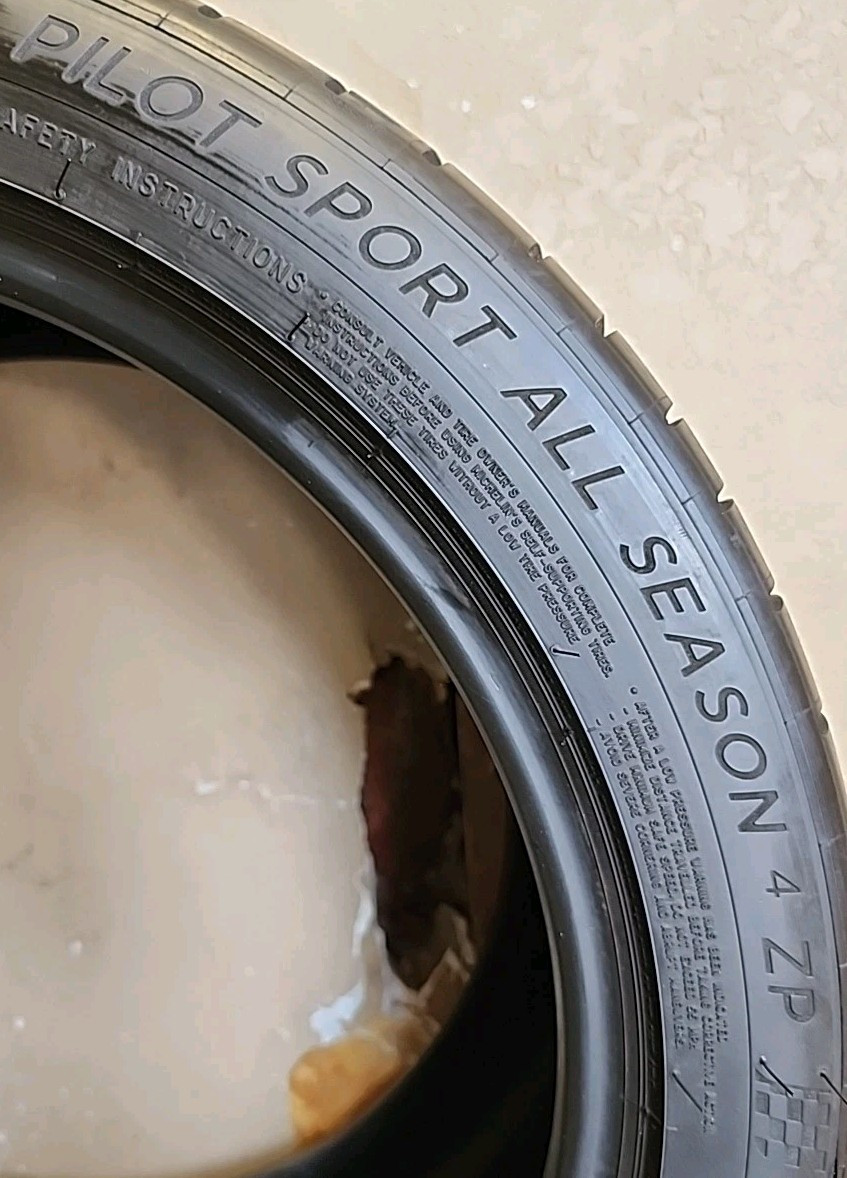 285/35ZR19 99Y Michelin Pilot Sport All Season 4 ZP 8.5/32 DOT 3923 2853519