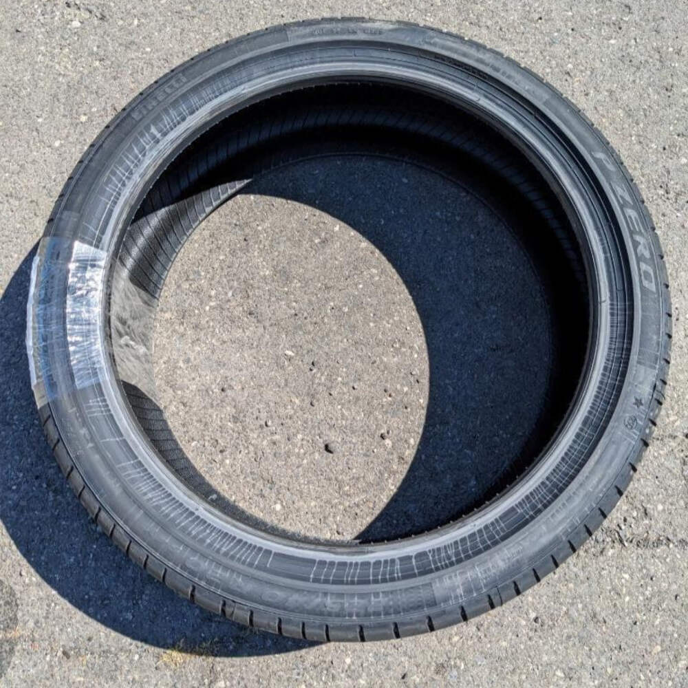 PIRELLI P ZERO PZ4 LUXURY BMW RUNFLAT RSC P 225 40 20 94Y XL TIRE 2750500