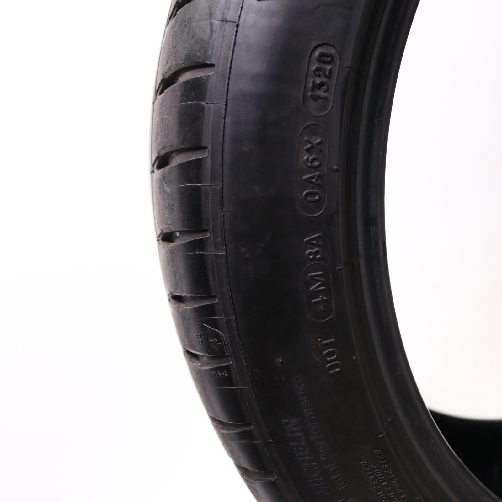 Used 225/45ZR17 Michelin Pilot Sport 4 S – 94Y – 8/32 No Repairs