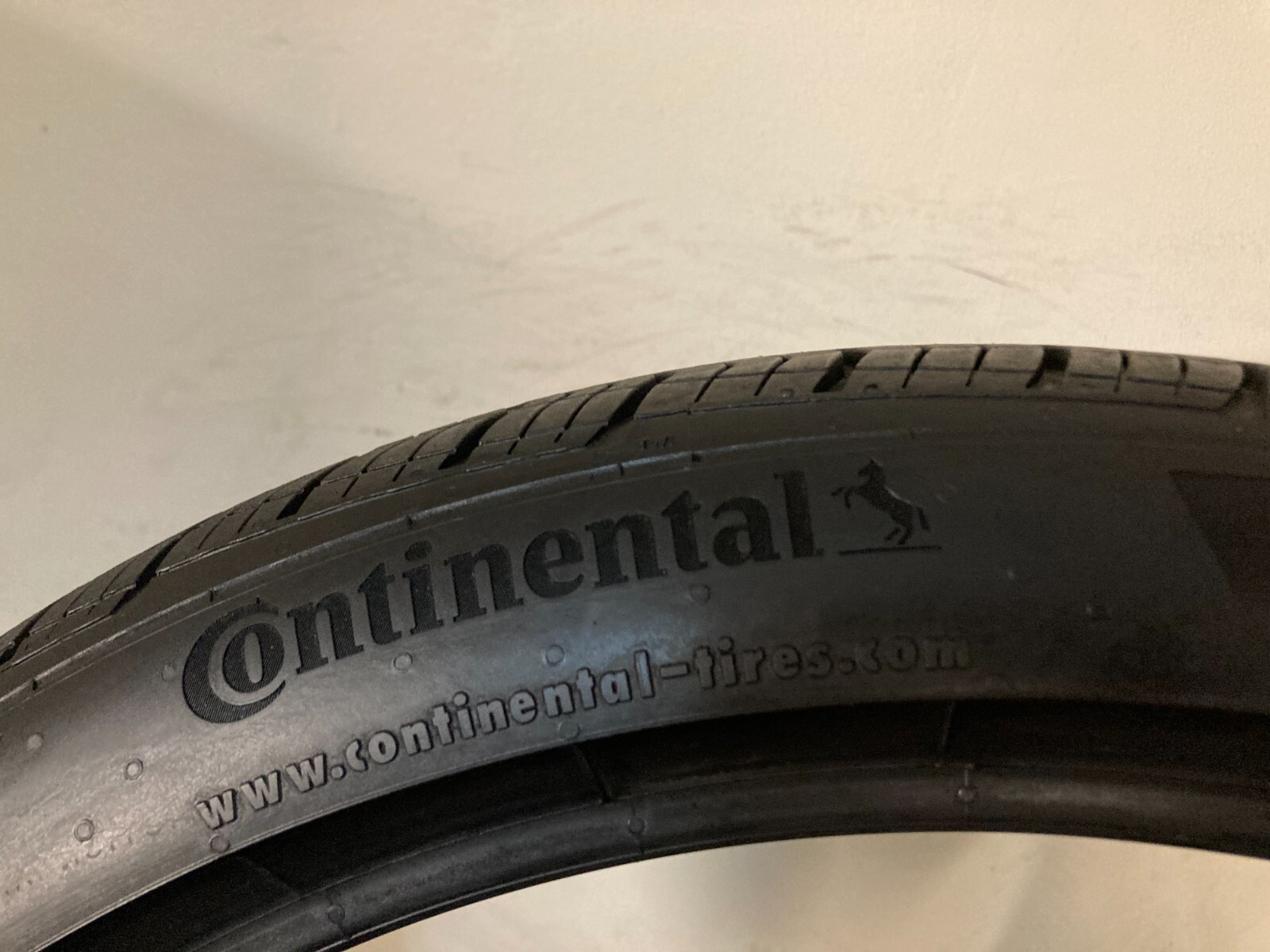 2 Tires 305 30 21 Continental ProContact RX NF0 (7.00-8.00/32= 77-88% Tread)