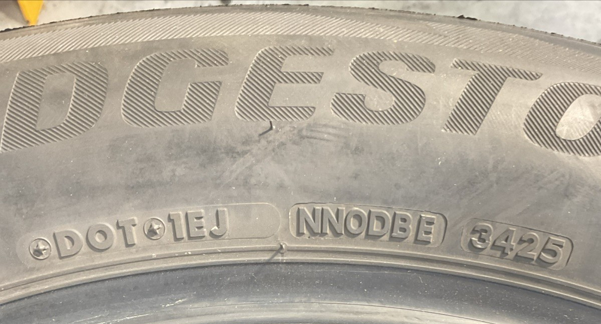 4- Used BRIDGESTONE BLIZZAK DMV2 275/55R19 111T SL BSW