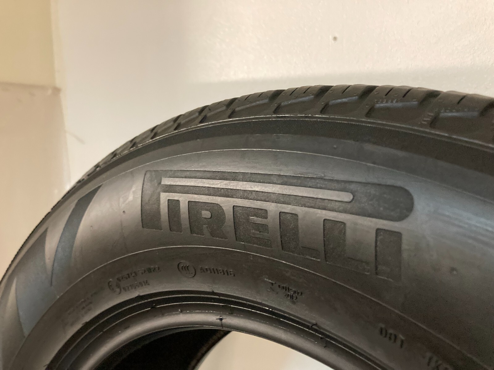 2 Tires 255 65 19 Pirelli Scorpion Zero LR A/S (5.50-6.00/32=61-66% Tread)