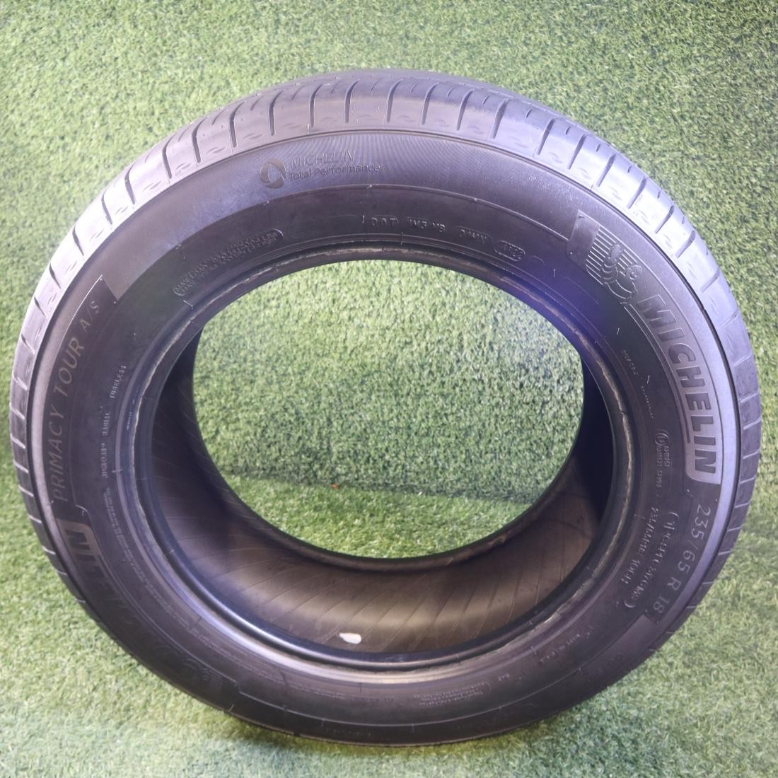 PAIR 235 65 18 Michelin Primacy Tour A/S 70% Tread 6/32 106H #27307