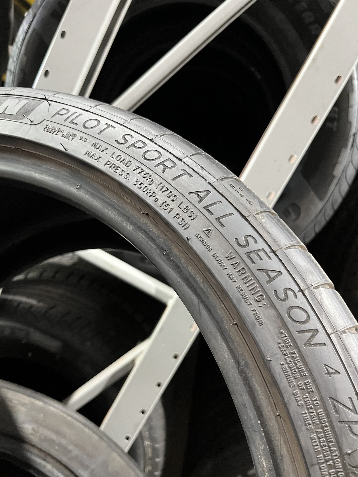1 Tire Michelin Pilot Sport All Season 4 ZP 305/30ZR20 99Y DOT.0723 6/32
