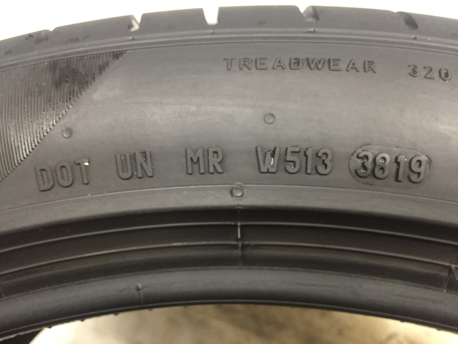 [1] Pirelli P Zero PZ4 Run Flat P315/35R21 315 35 21 Tire 7.75/32