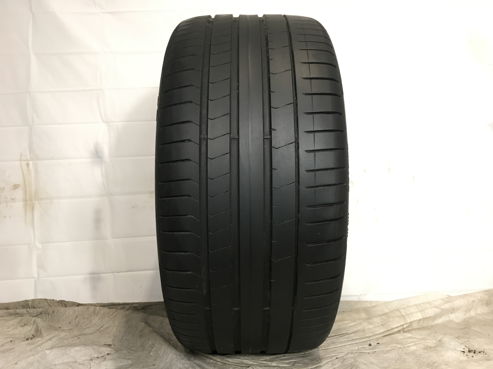 [1] Pirelli P Zero PZ4 Run Flat P315/35R21 315 35 21 Tire 6.0-7.25/32