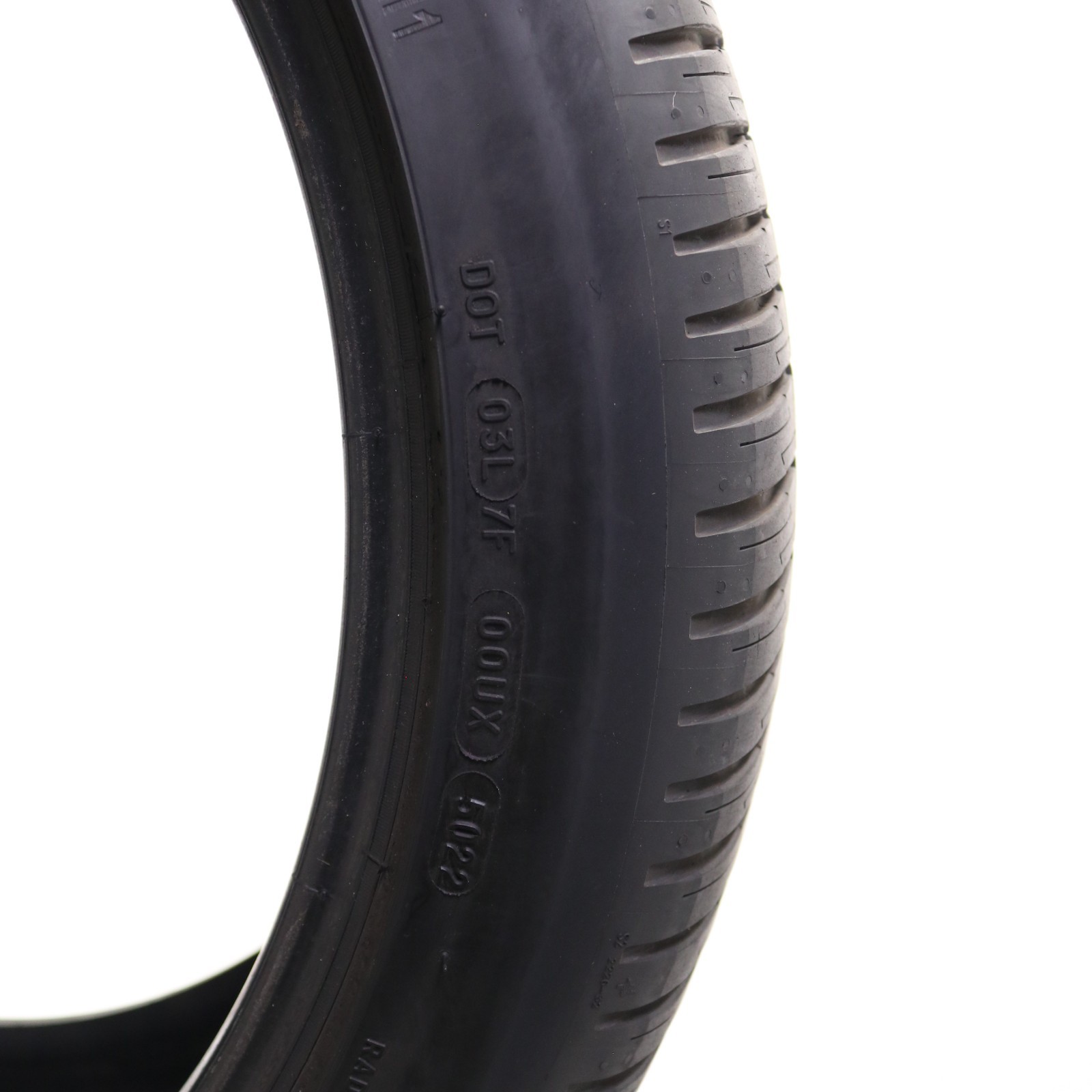 Set of 2 Used 265/40ZR20 Michelin Pilot Sport EV LM1 Acoustic – 104Y – 6.5-7/32