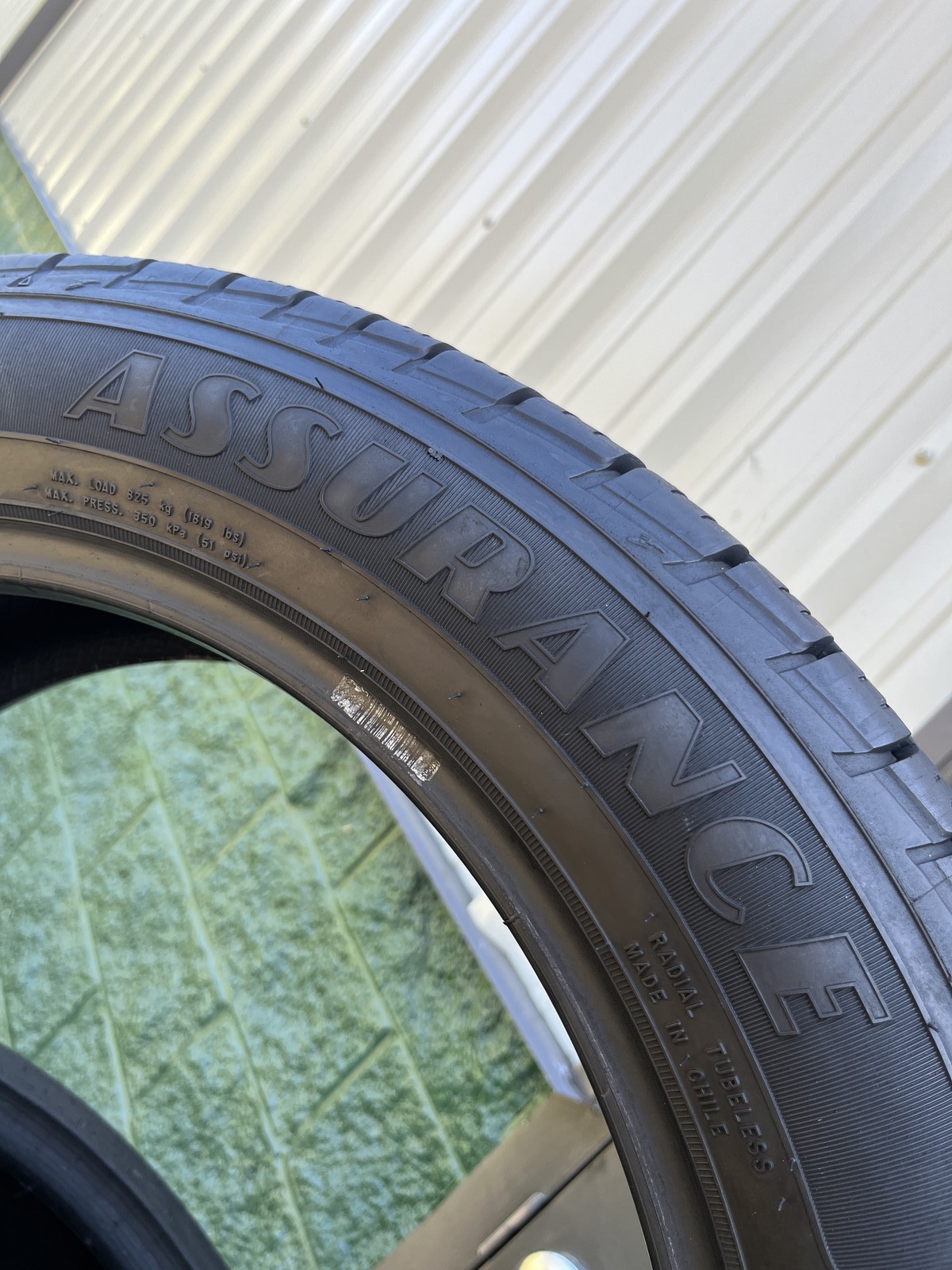1 Tire Goodyear Assurance MaxLife 235/55E19 101V DOT.0124 10.75/32