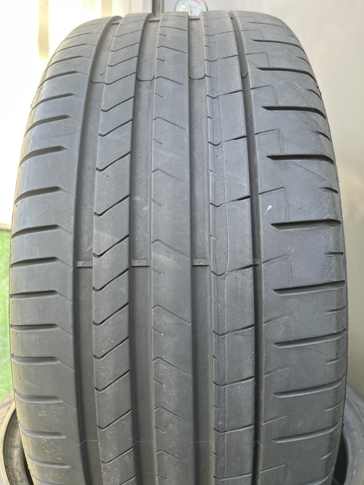 1 Tire Pirelli P Zero PZ4 J LR 265/40ZR22 106Y DOT.3923 6.75/32