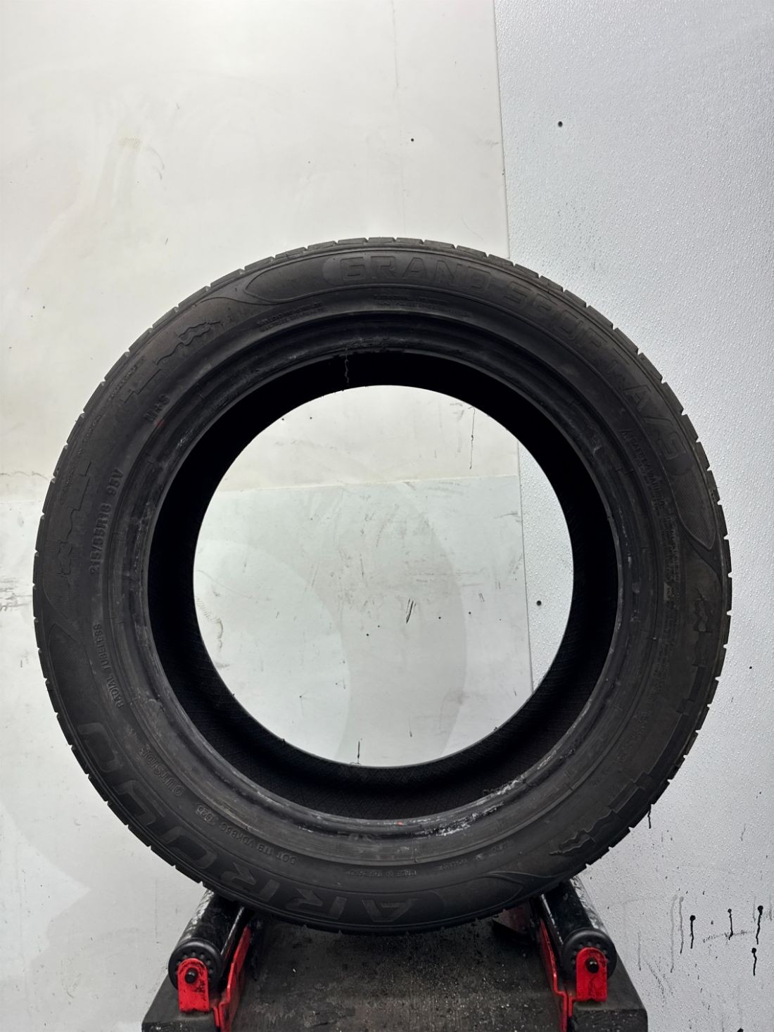 1 Used P215/55R18 Arroyo Grand Sport A/S 95 V – 9/32