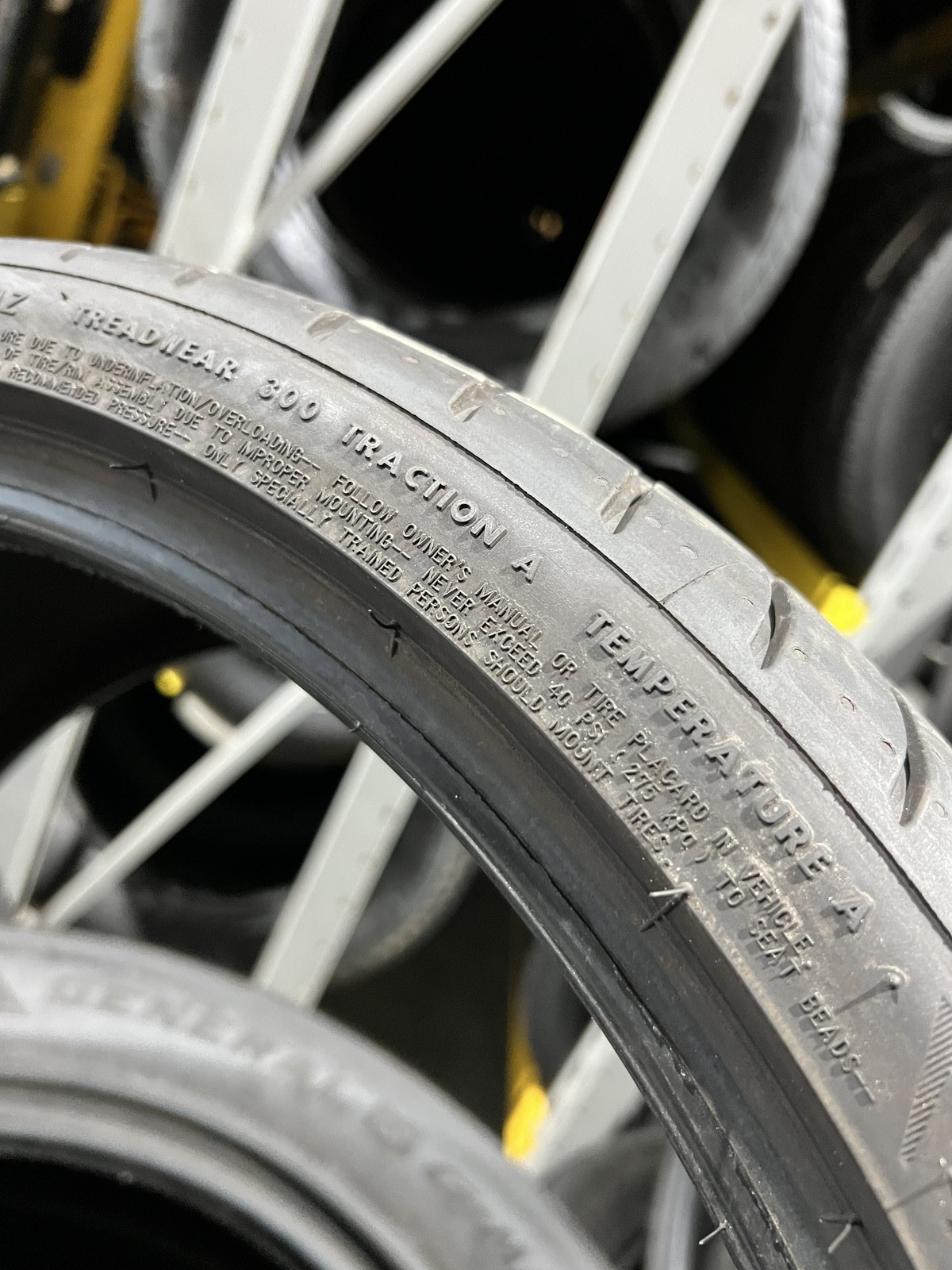 1 Bridgestone Potenza Sport Enliten RO1 265/30ZR19 92Y DOT.1625 6.25/32 NO Patch