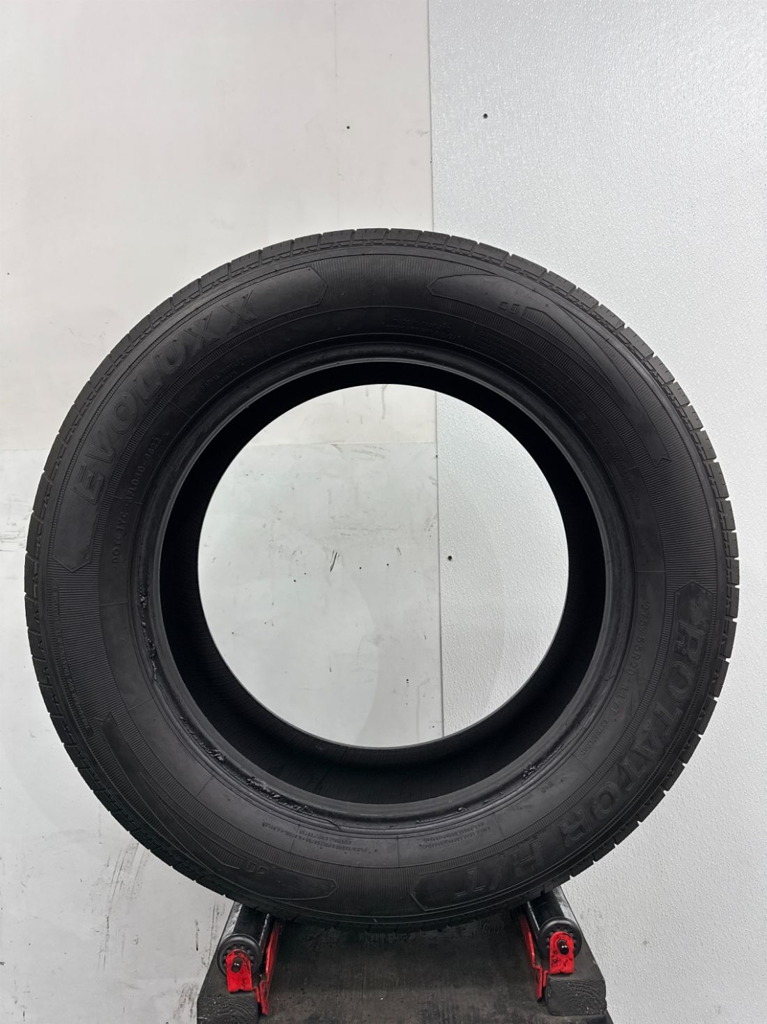 Used P275/55R20 Evoluxx Rotator H/T 117 T – 10/32