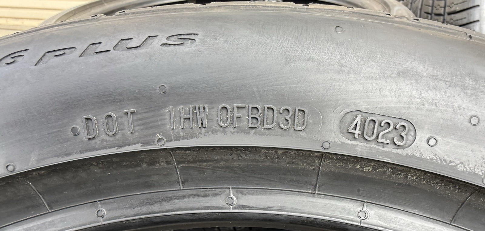 2 BRAND NEW 285/35ZR18 101Y Continental ExtremeContact DWS 06 Plus DWS06+ Tires