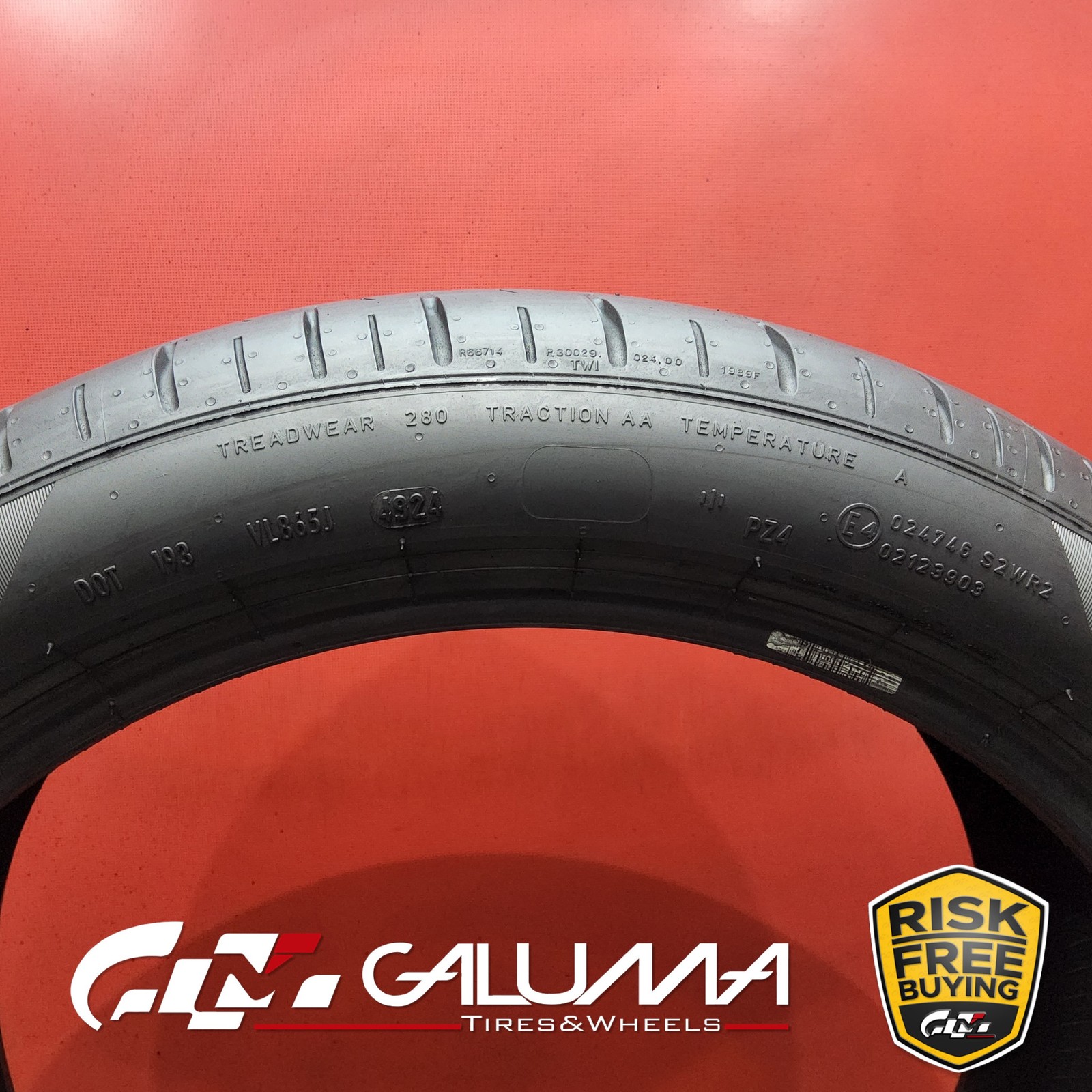 1 (One) Tire Pirelli P Zero PZ4 Run Flat ★ XL 255/40R19 255/40/19 2554019 #90779