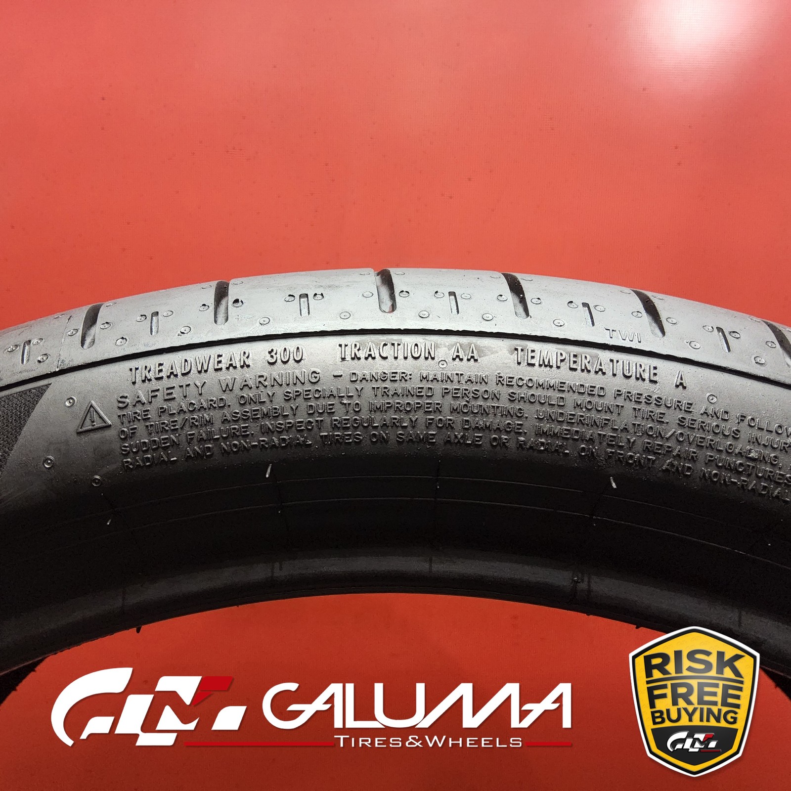 1 Tire Pirelli P-Zero (PZ5) I★ XL 255/35R19 255/35/19 2553519 96Y #95102