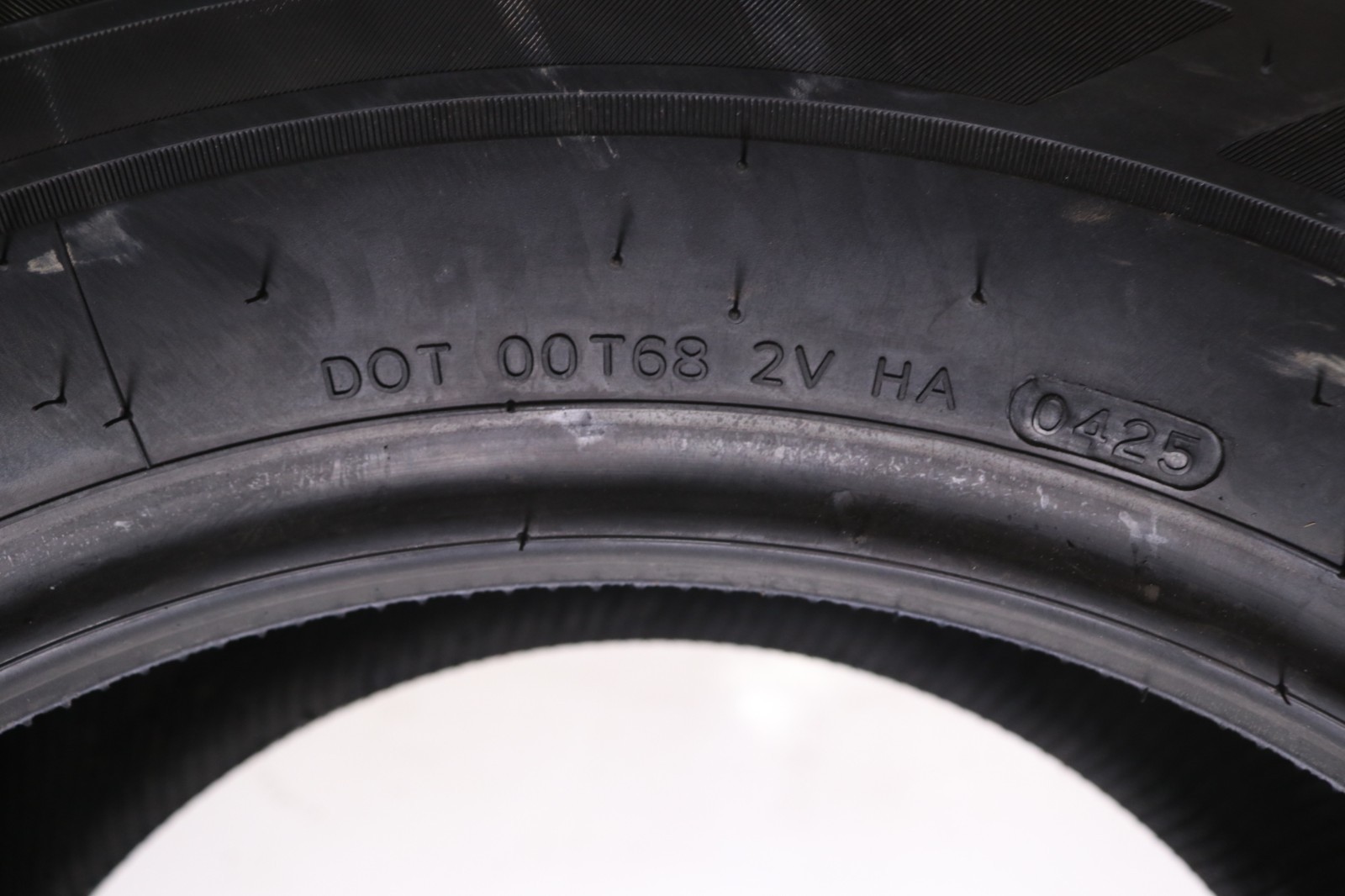 Set of 4 Used 255/65R18 Hankook Kinergy GT – 111H – 9.5-10.5/32