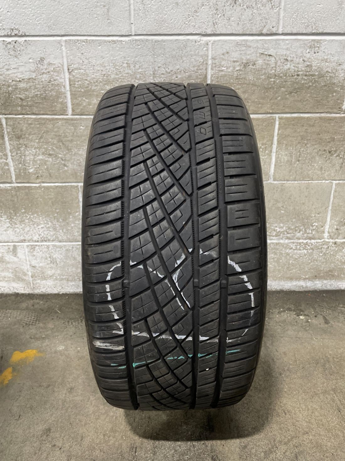 1x P265/35R20 Continental Extreme Contact DWS06 PLUS 9/32 99 Y Used Tire 2653520