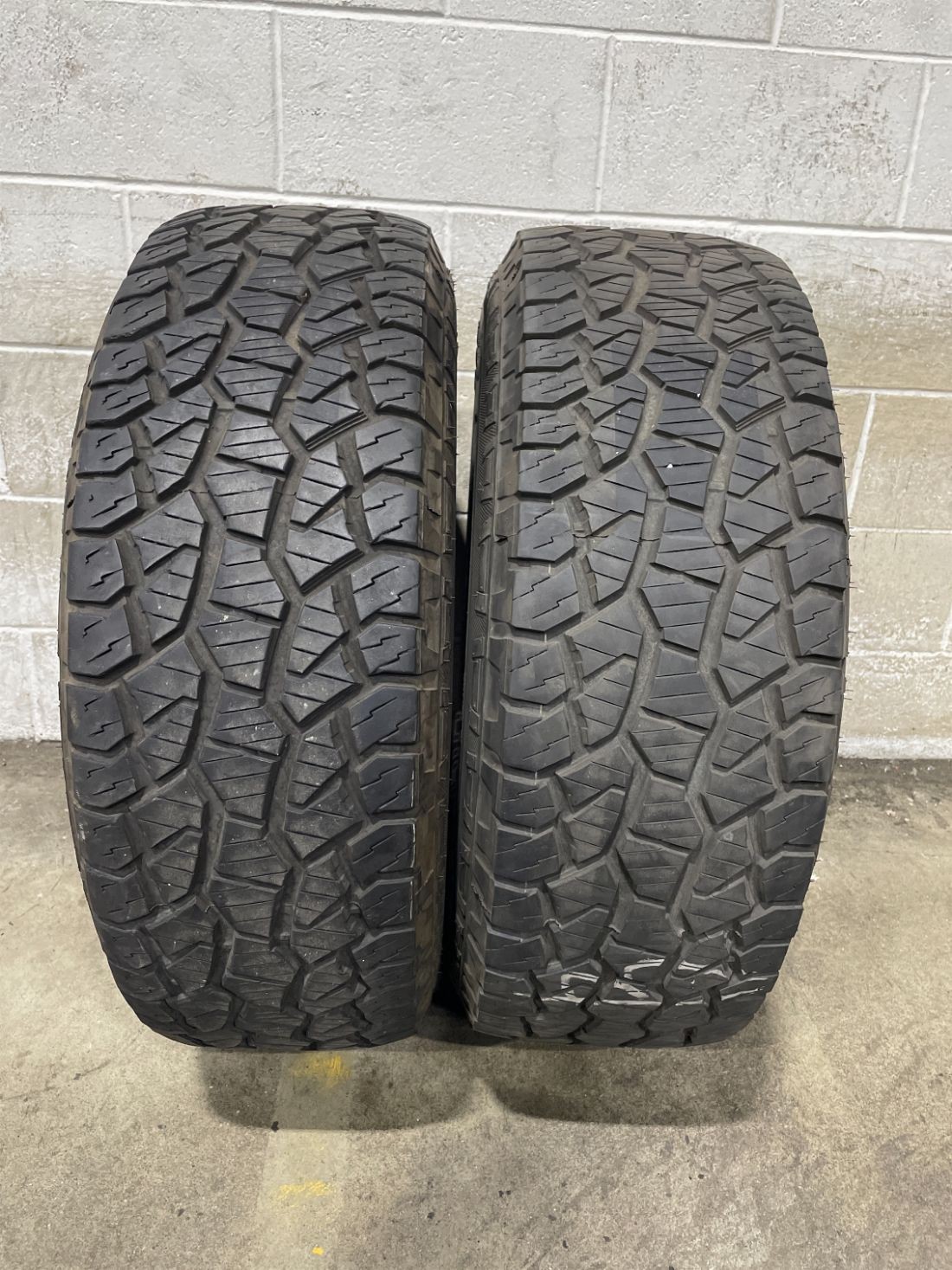 2x P275/65R18 Pathfinder All Terrain 9-10/32 116 T Used Tires 2756518