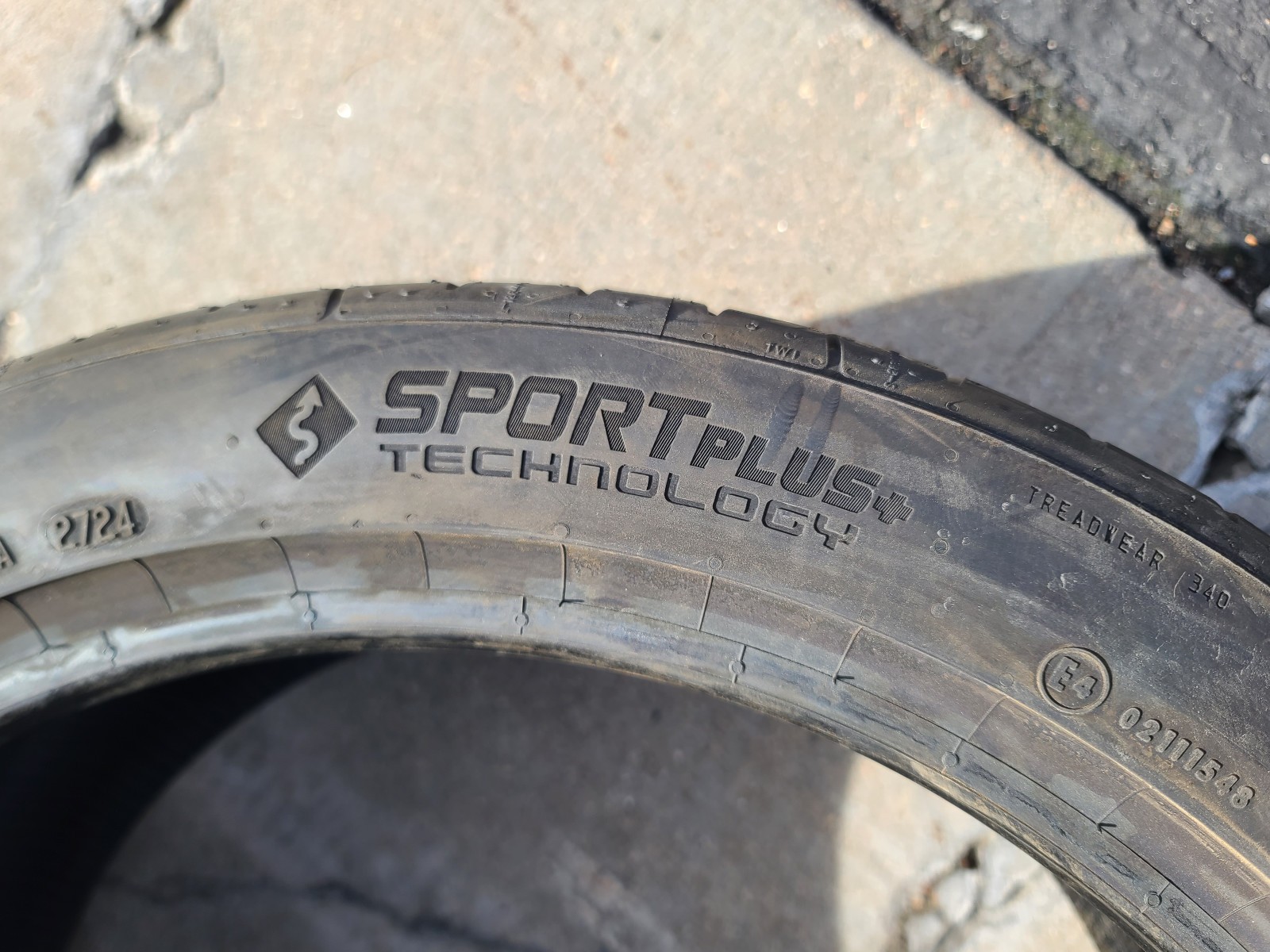 NEW Tire Continental ExtremeContact Sport 02 245/40ZR19 98Y XL DOT 2724