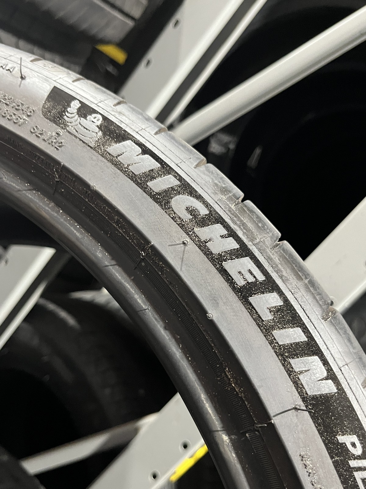 1 Tire Michelin Pilot Sport EV MO1 295/30ZR21 102Y DOT.1725 5/32-6/32