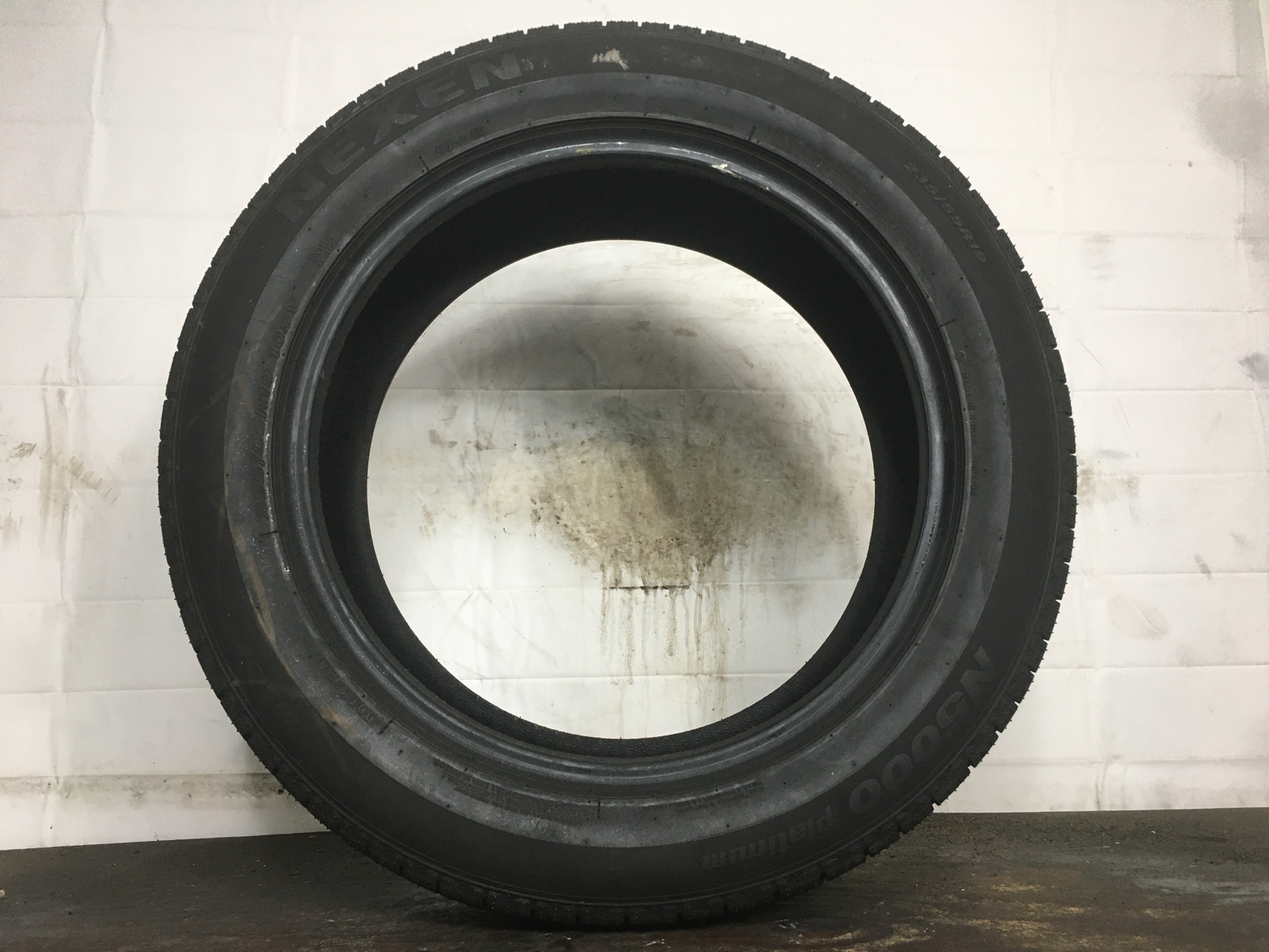 [1] Nexen N5000 Platinum P235/55R19 235 55 19 Tire – Driven Once